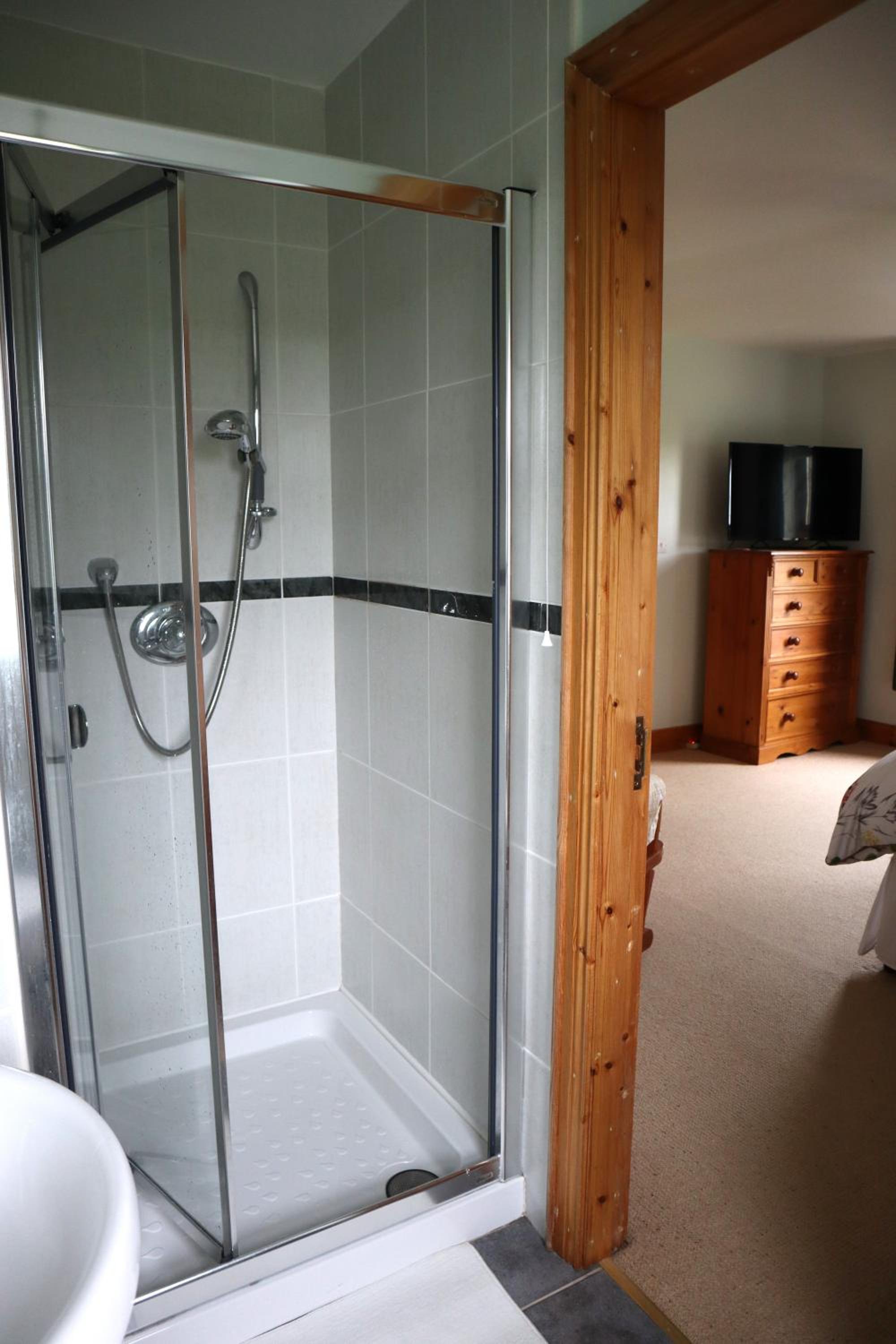 Single Room with Bathroom photo 1
