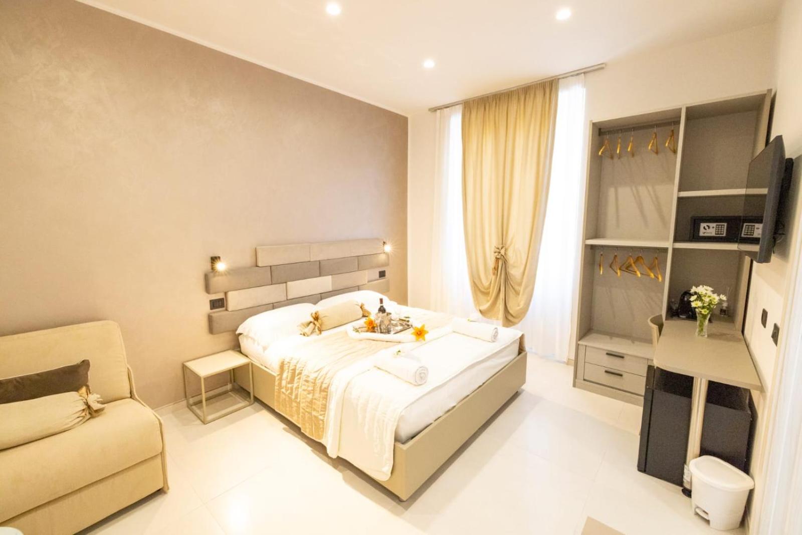Double or Twin Room with Private Bathroom
