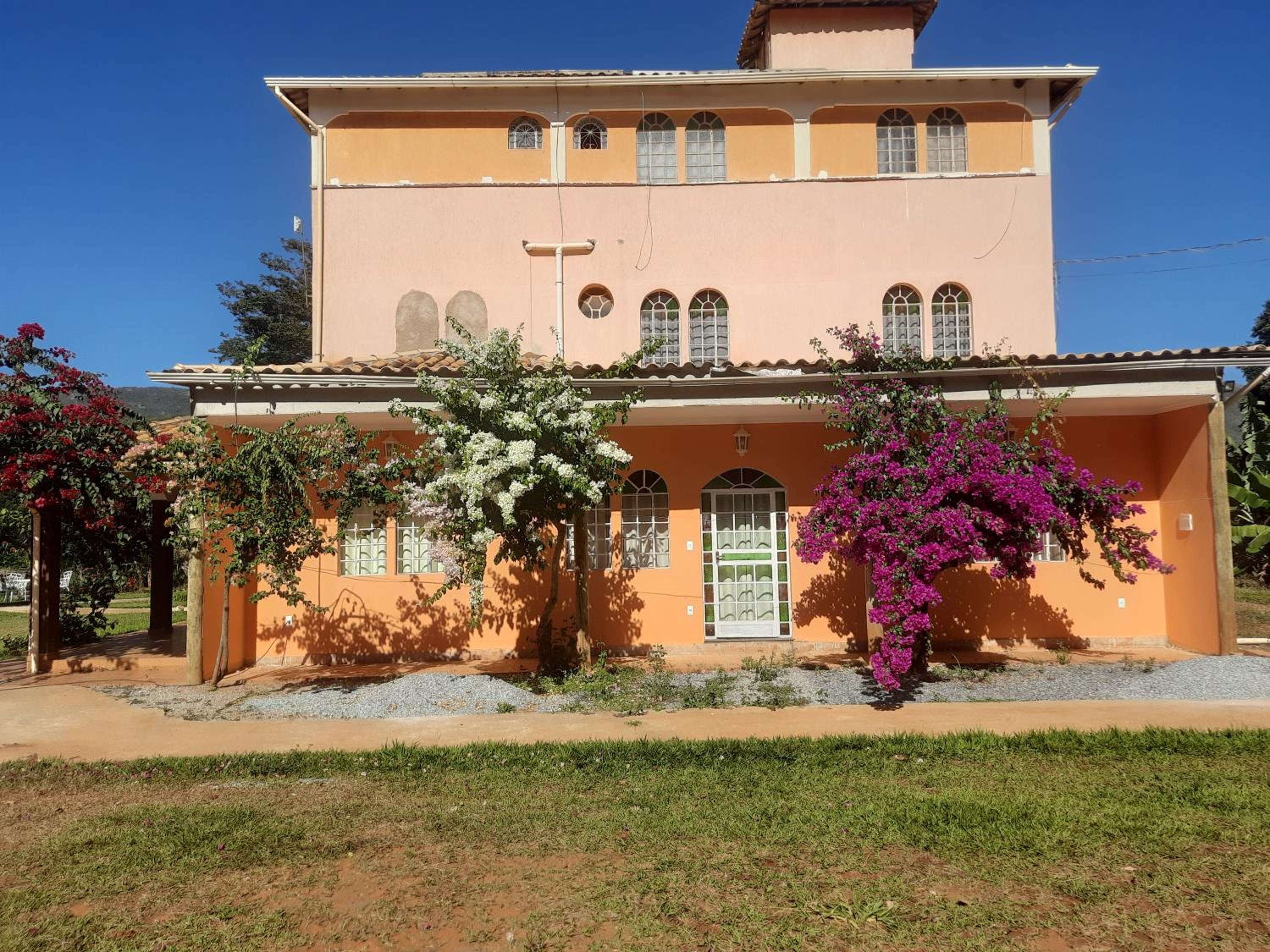 Three-Bedroom House photo 3