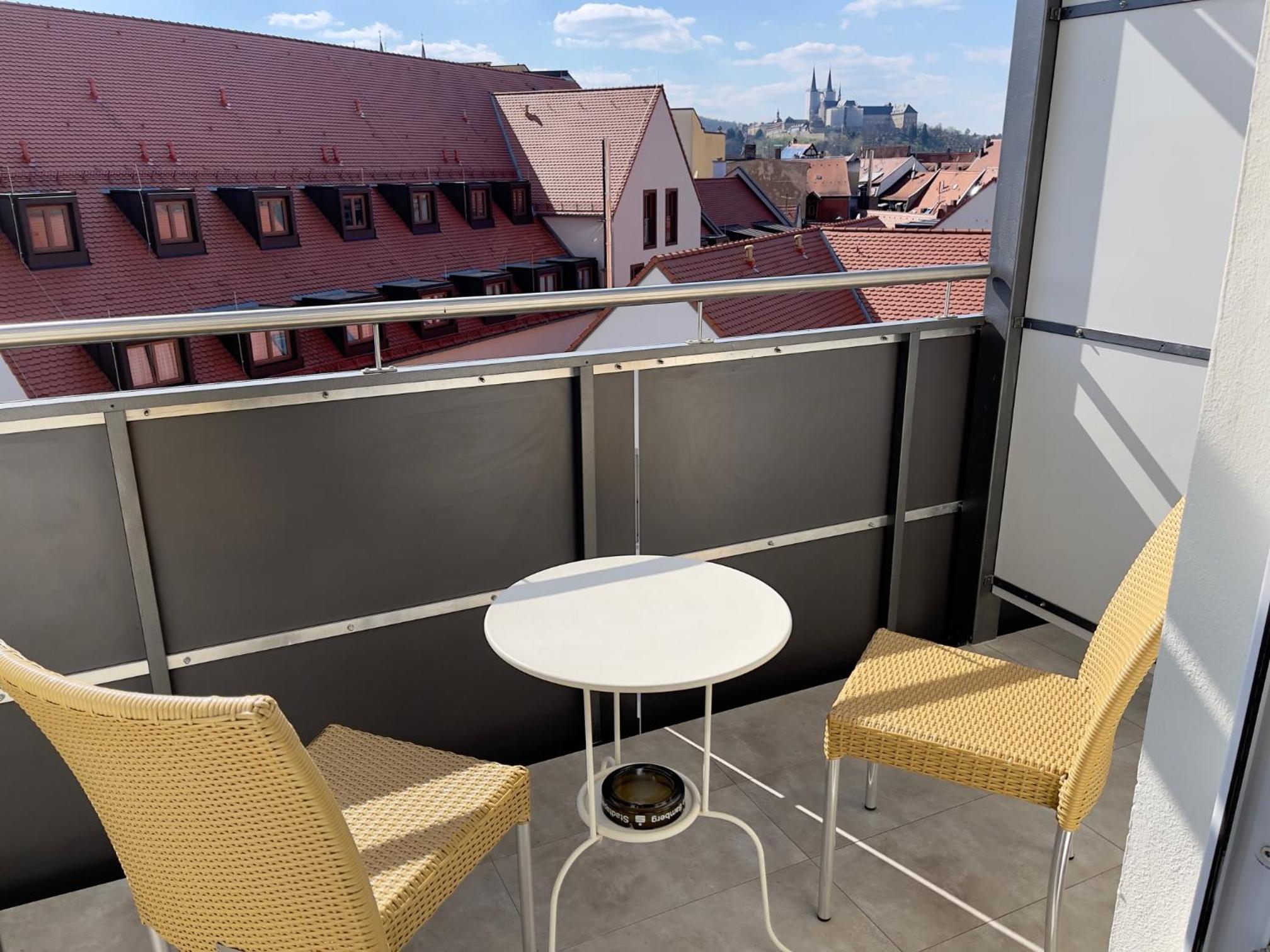 One-Bedroom Apartment with Balcony photo 2