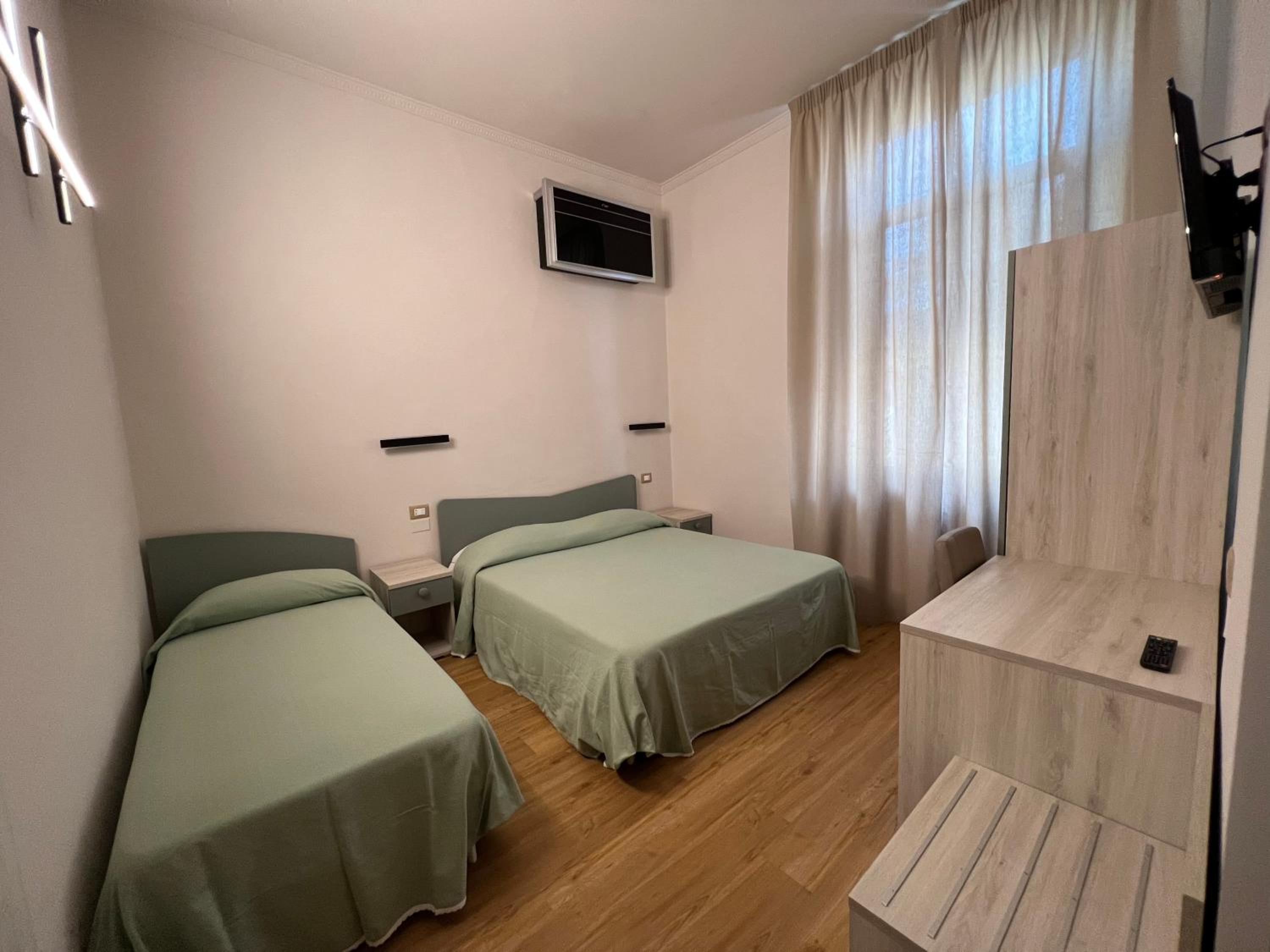 Triple Room - Photo 1