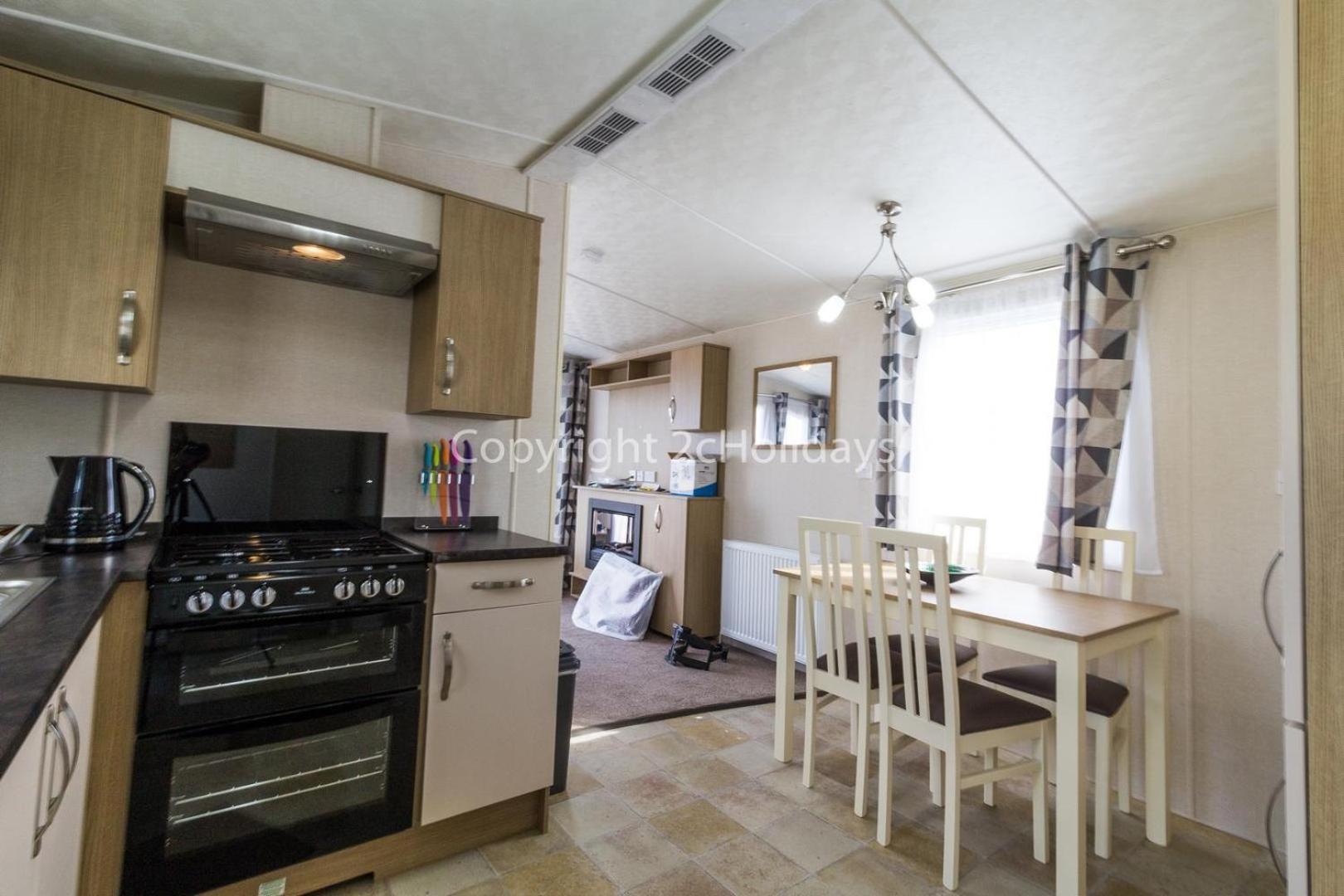 Mobile Home photo 3