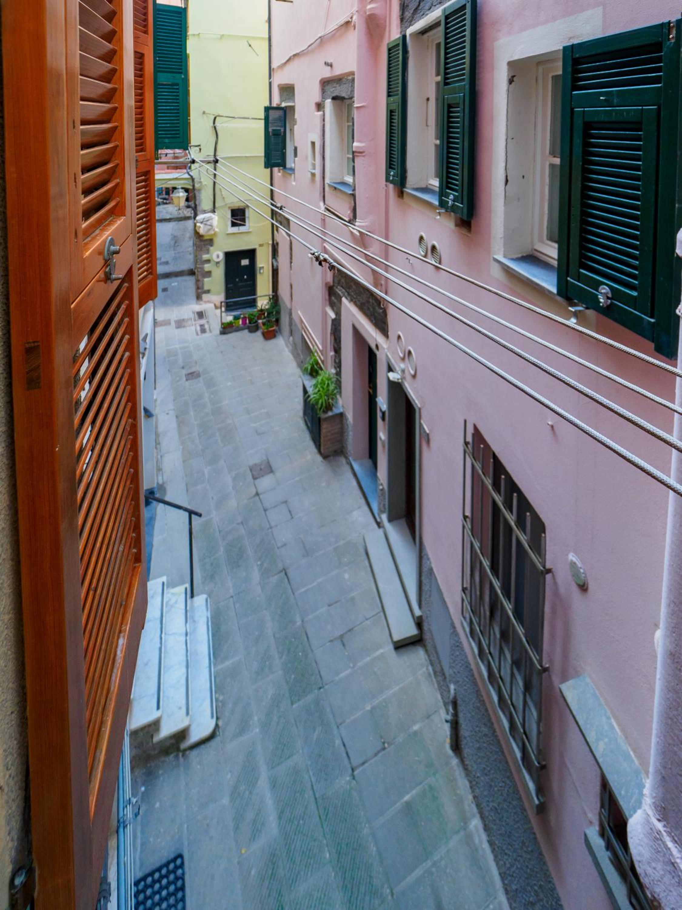 One-Bedroom Apartment - Photo 39