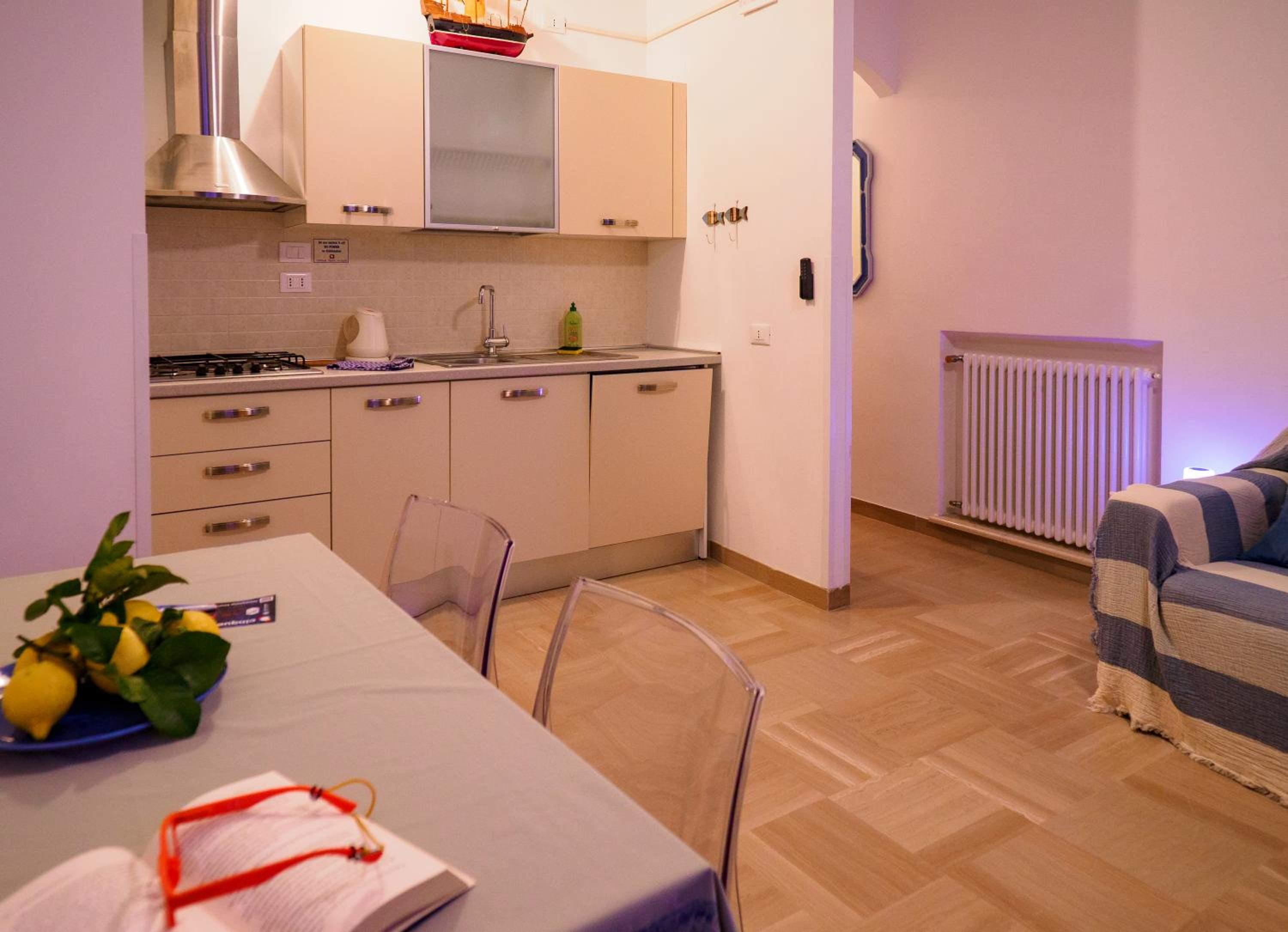 One-Bedroom Apartment - Photo 12