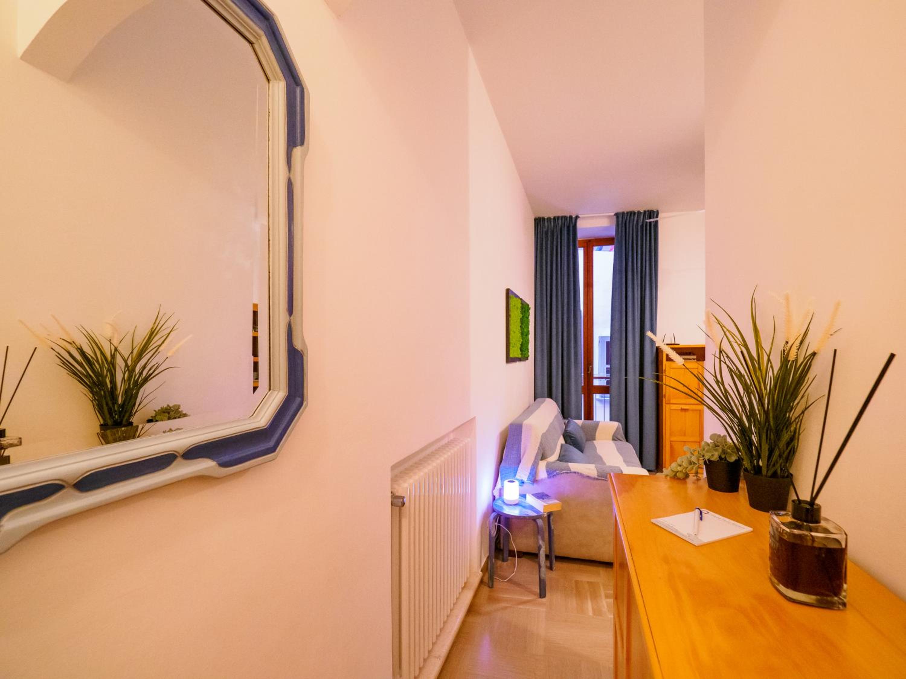 One-Bedroom Apartment - Photo 6
