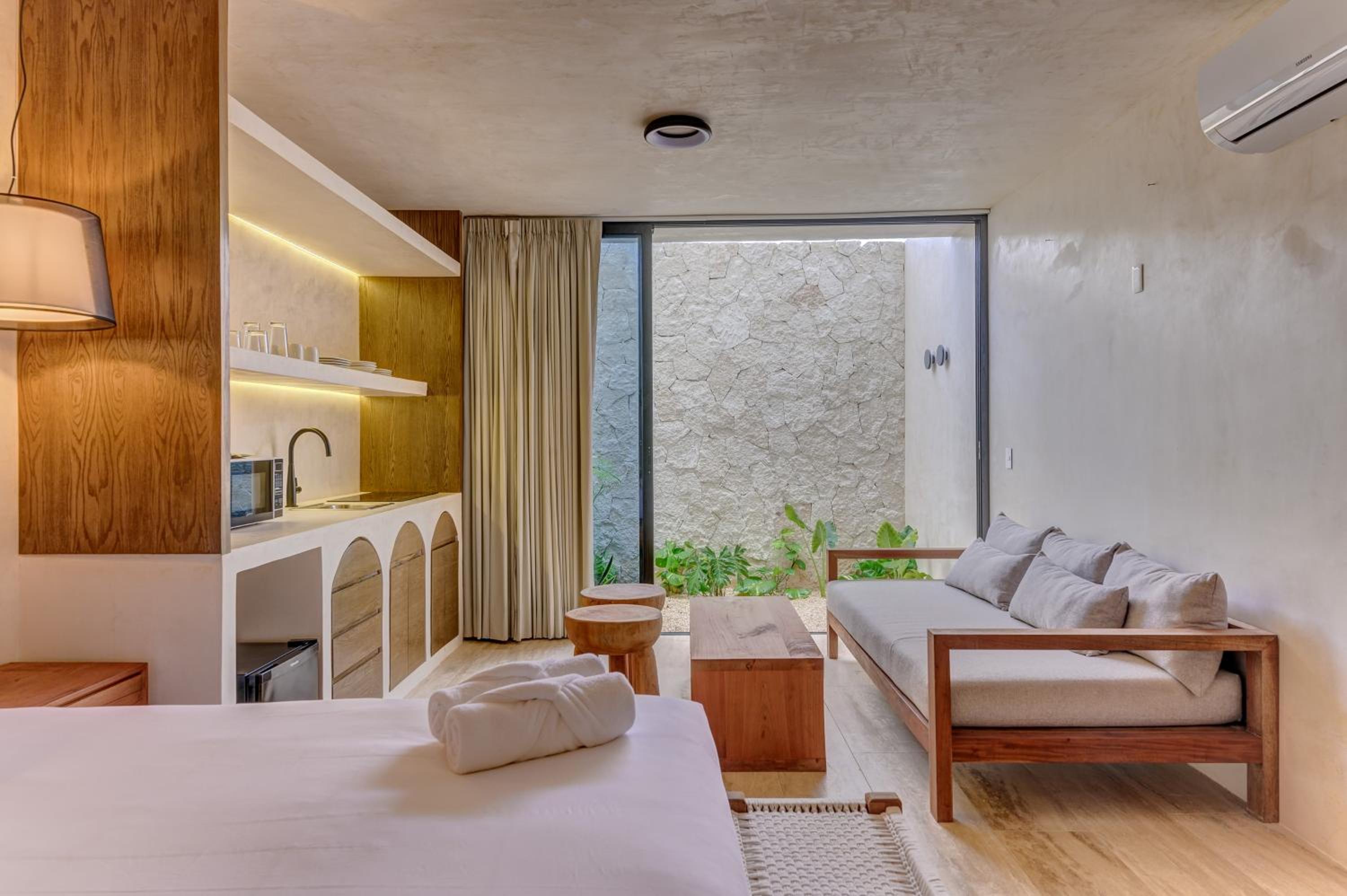 Deluxe Room - Photo 1