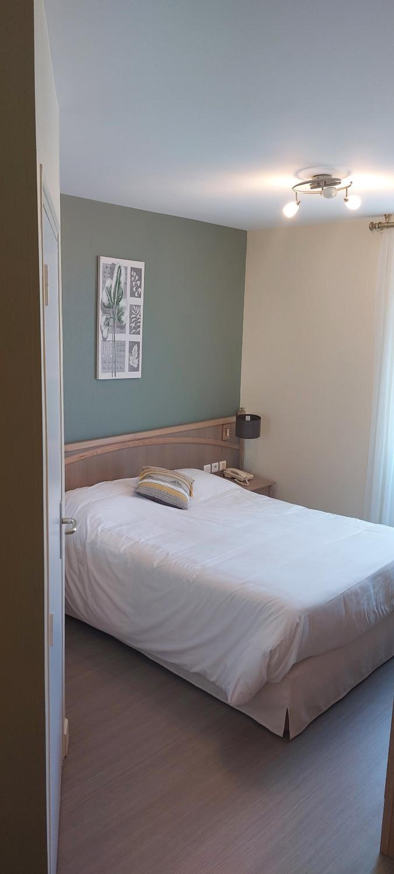 Double Room - Disability Access photo 3