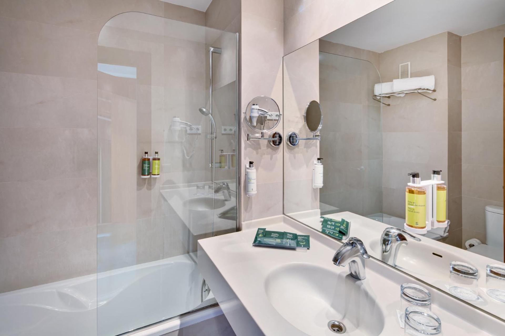Clasic Twin Room with Balcony photo 3