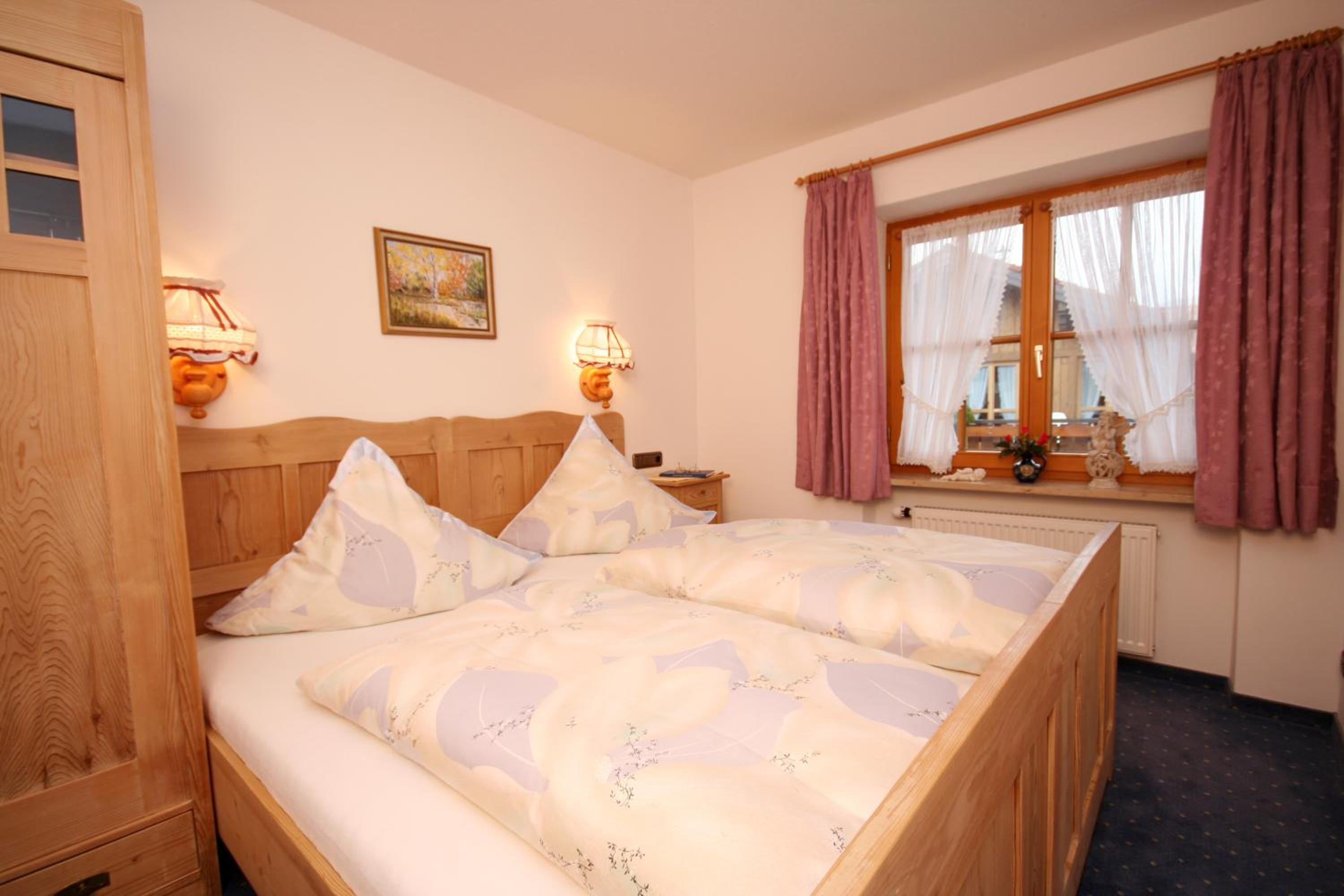 Two-Bedroom Apartment with Garden View photo 2