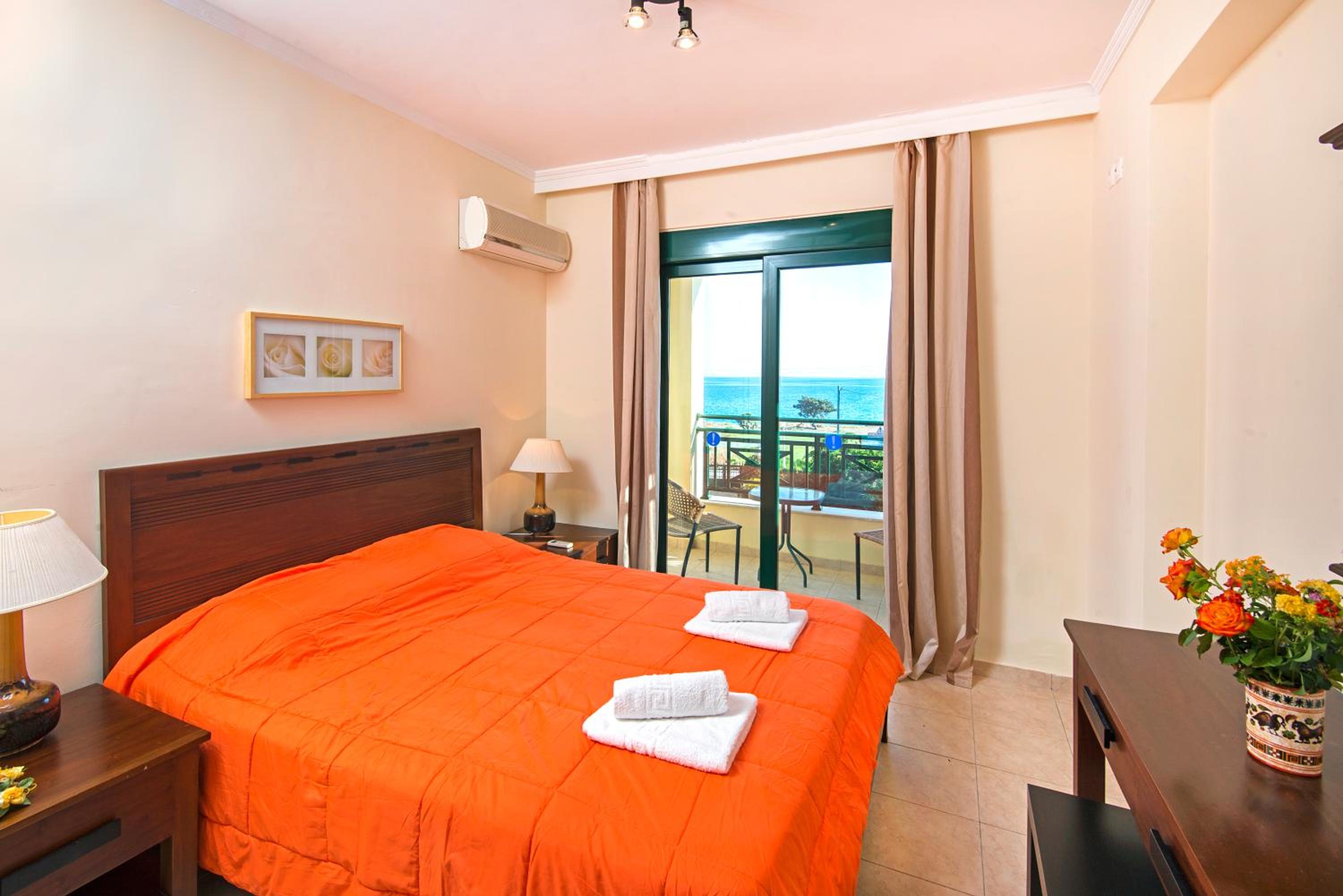 Three-Bedroom Villa photo 3