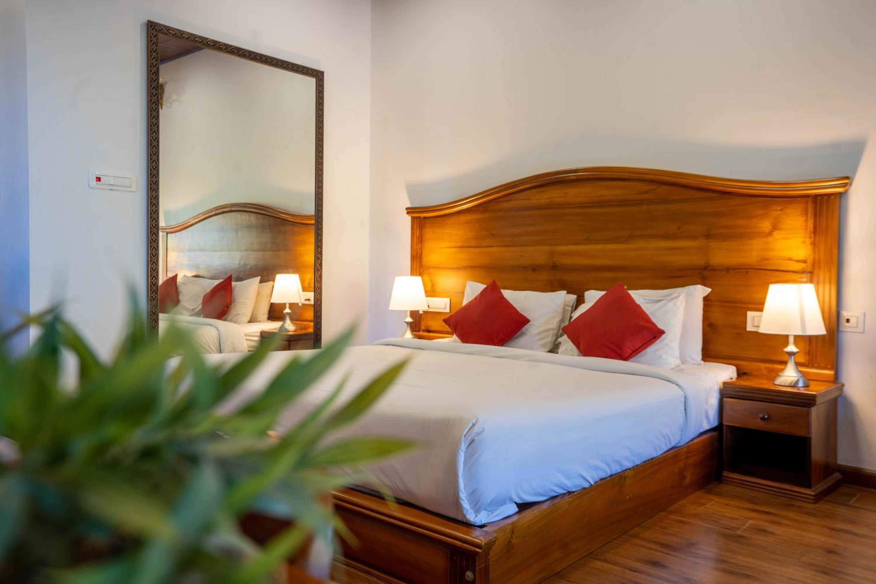 Superior King Room - Photo 7