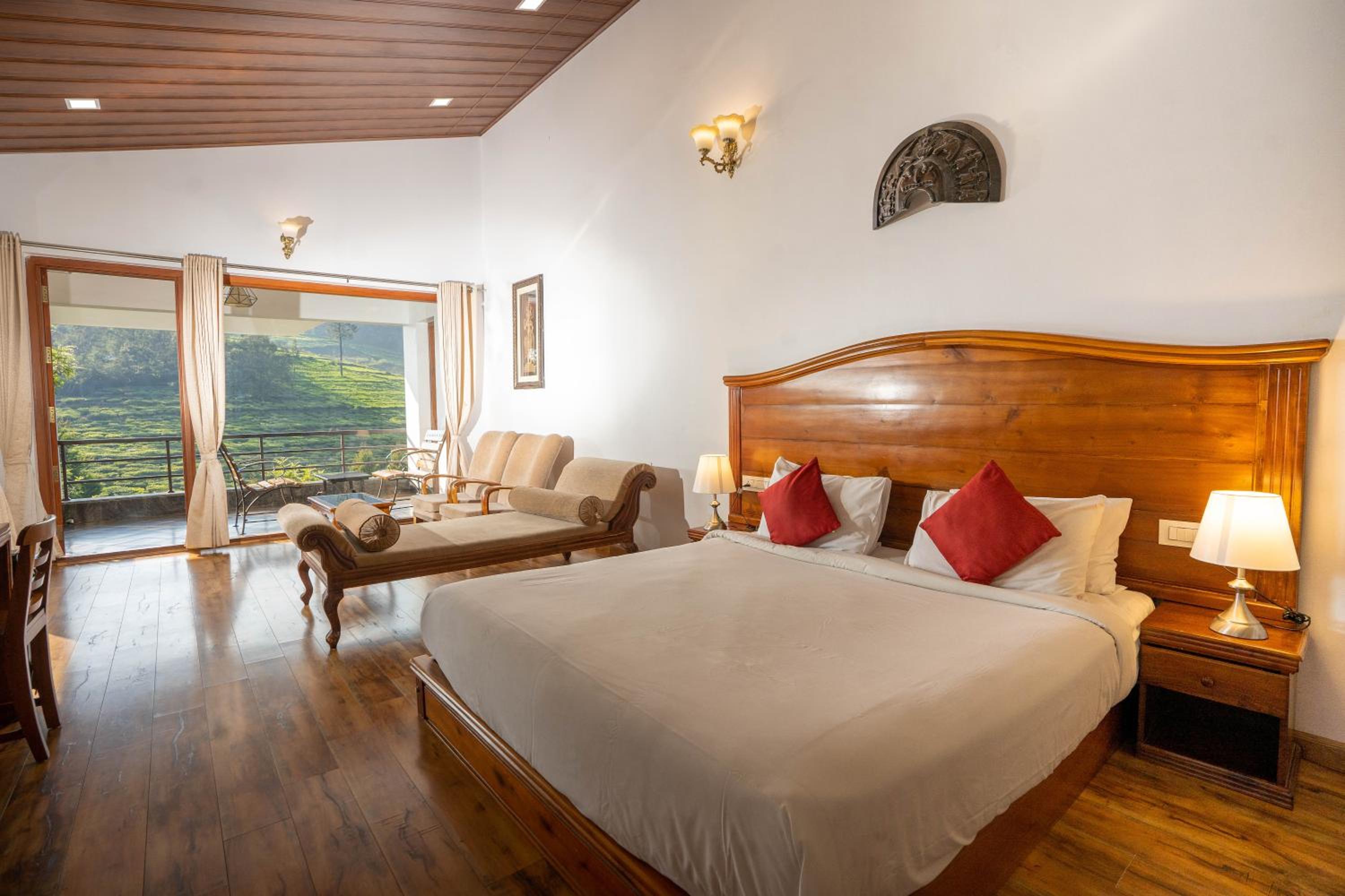 Superior King Room - Photo 8