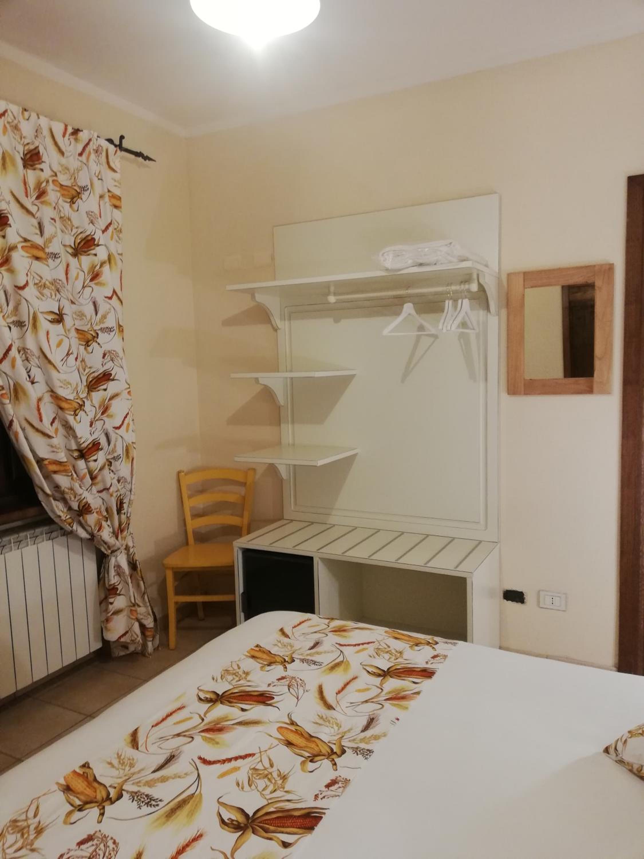Double or Twin Room with Private Bathroom - Photo 6