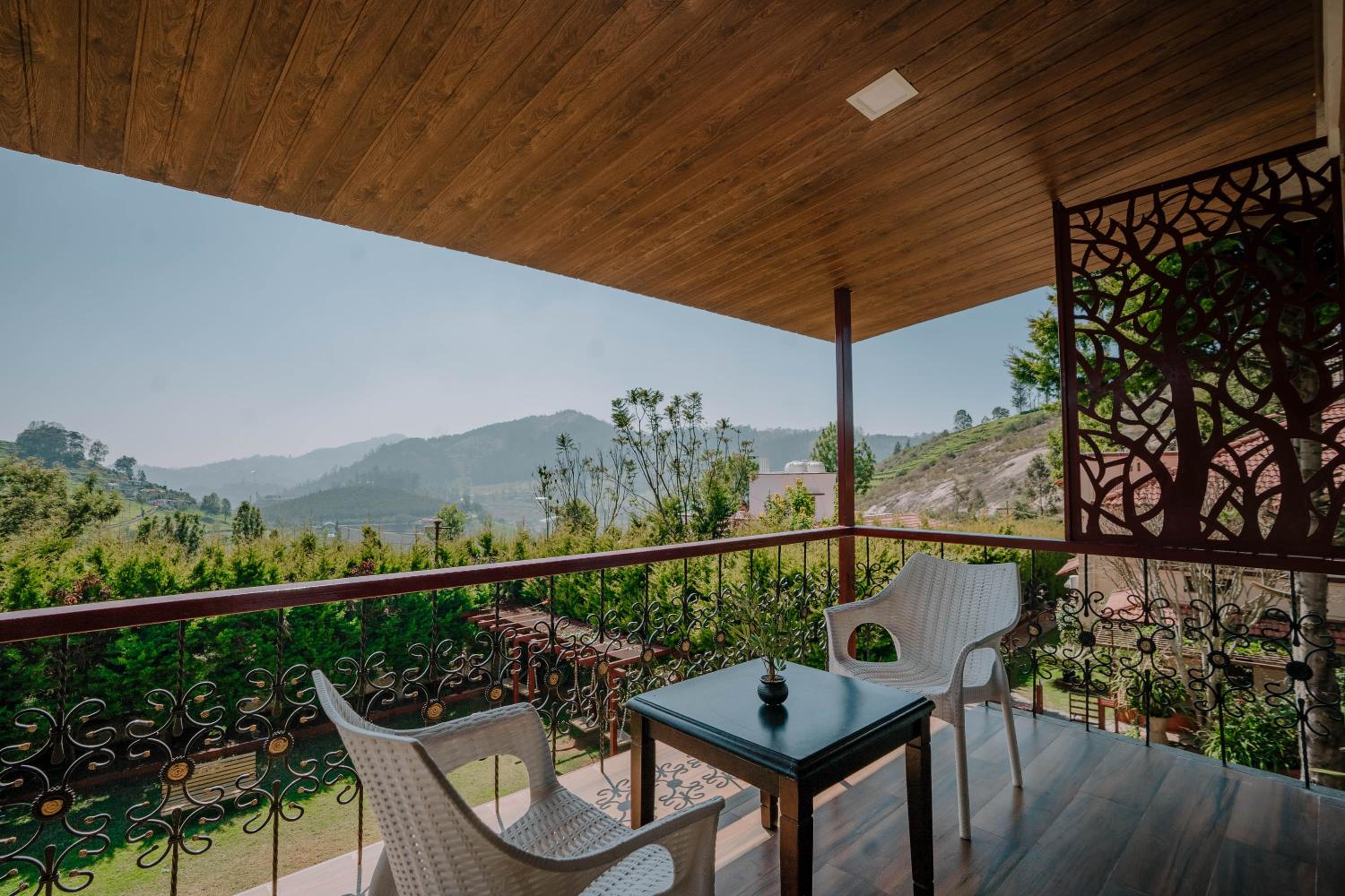 Suite with Mountain View - Photo 6