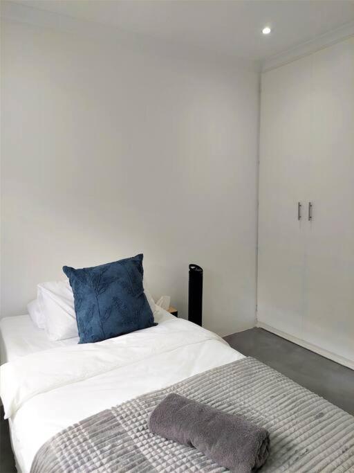 Four-Bedroom House photo 2