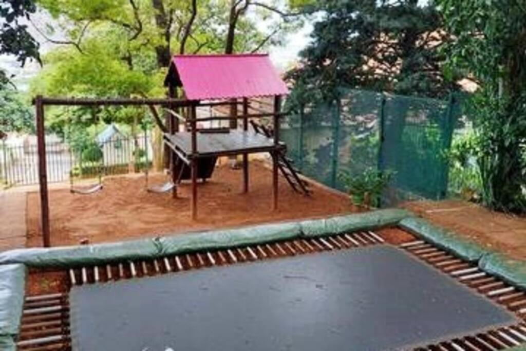 Four-Bedroom House photo 3