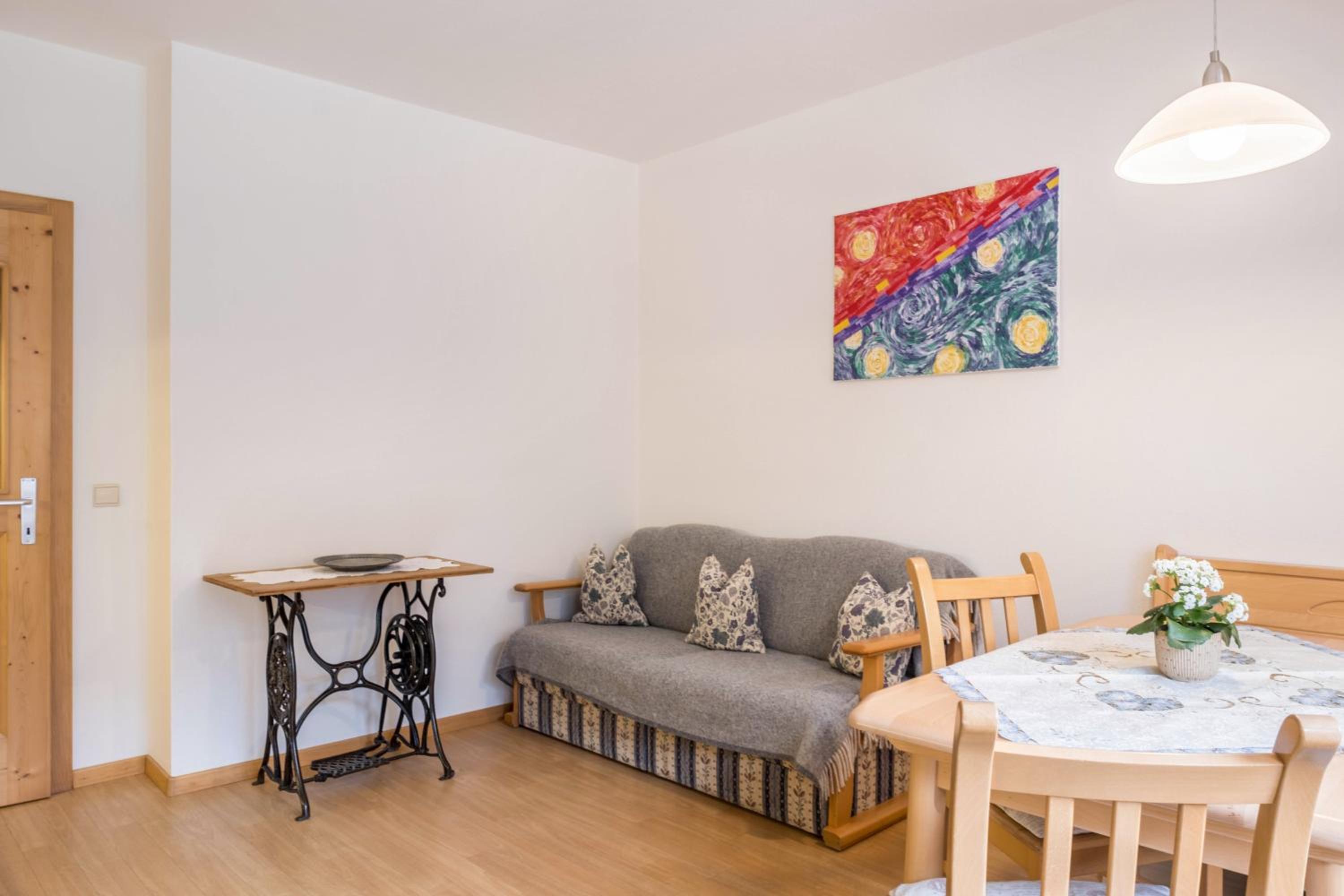 Two-Bedroom Deluxe Apartment with Balcony photo 1