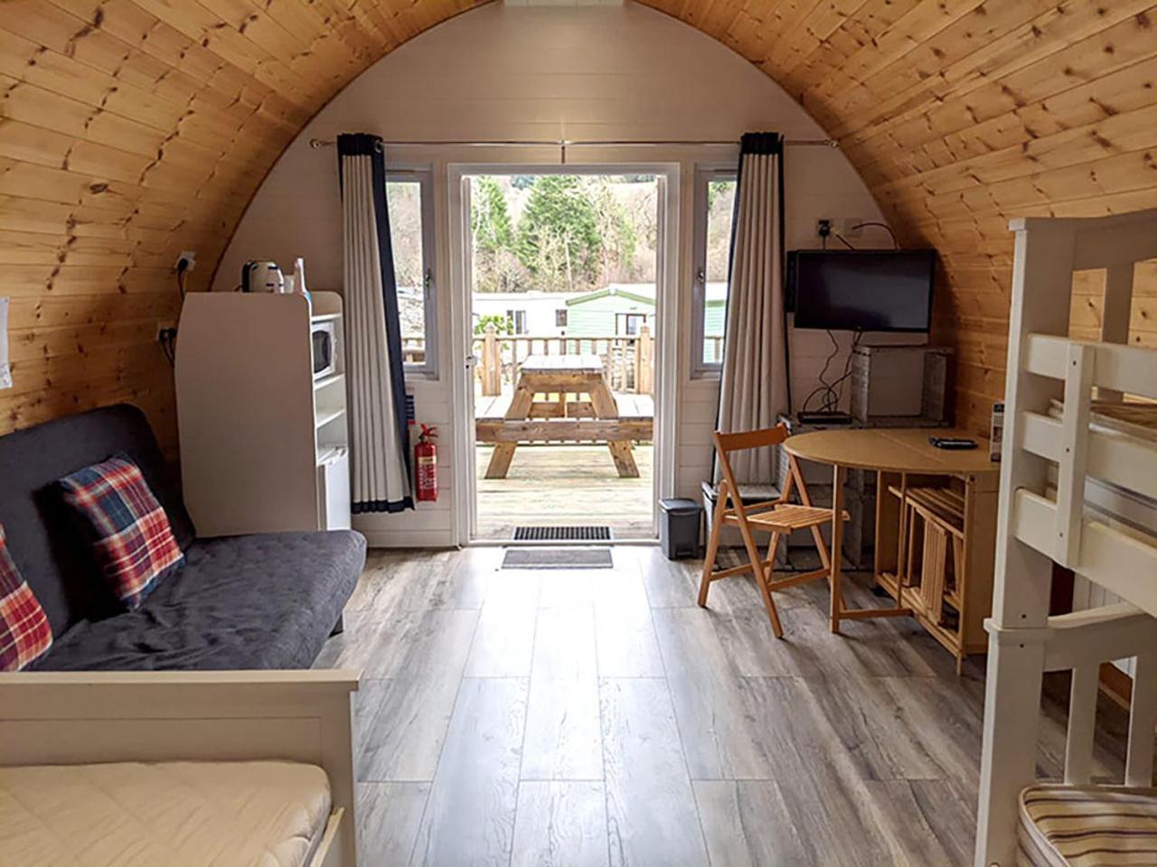 Camping Pod Sleeps 4 (SHARED BATHROOMS)