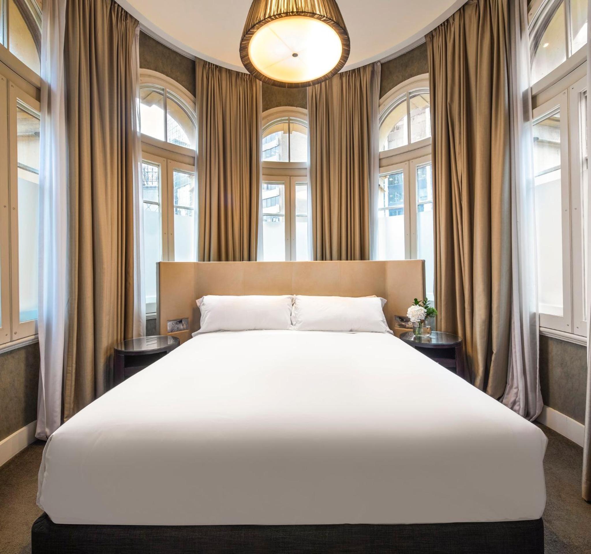 Signature Suite - Photo 1