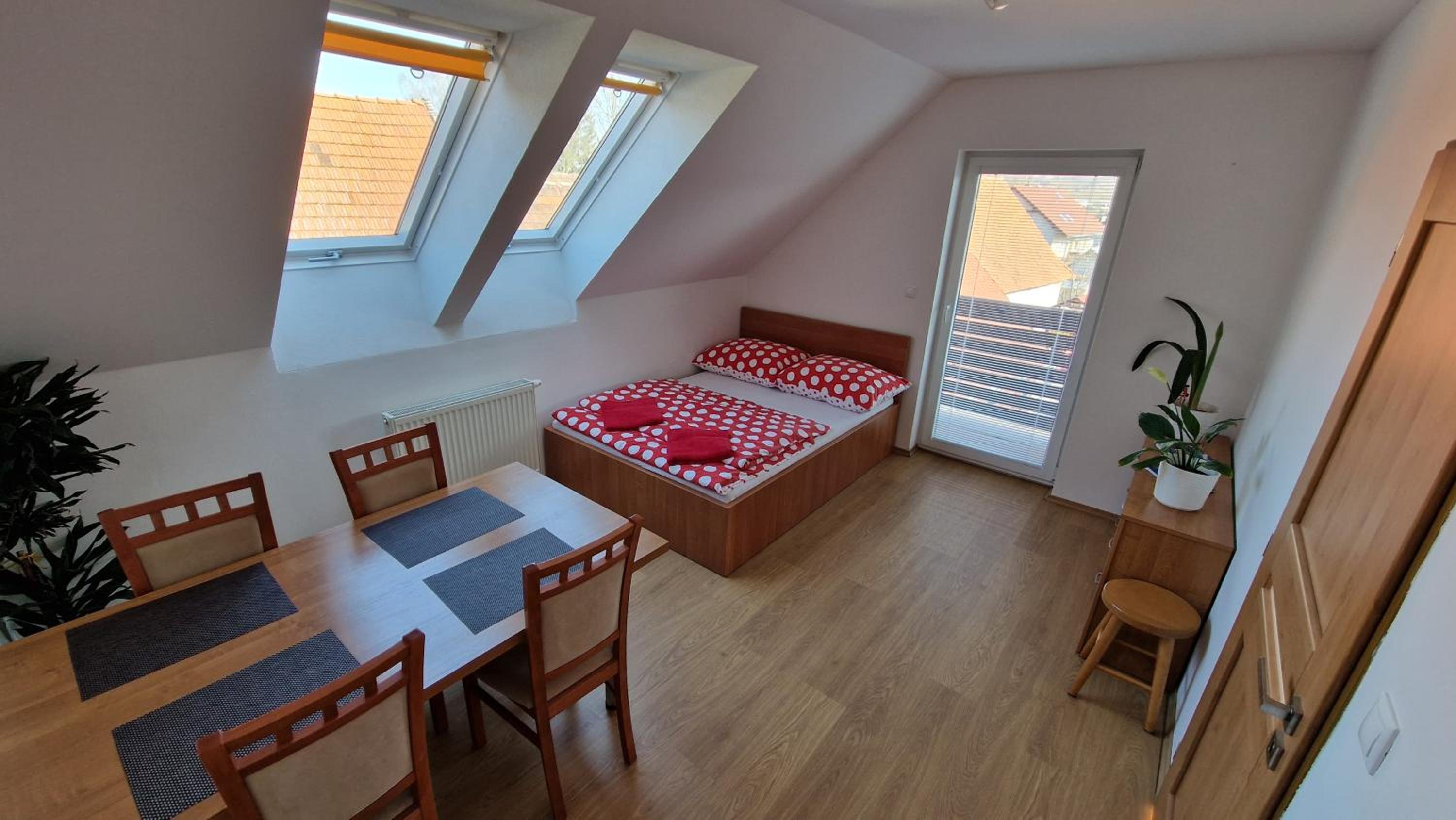 Family Room with Balcony photo 3