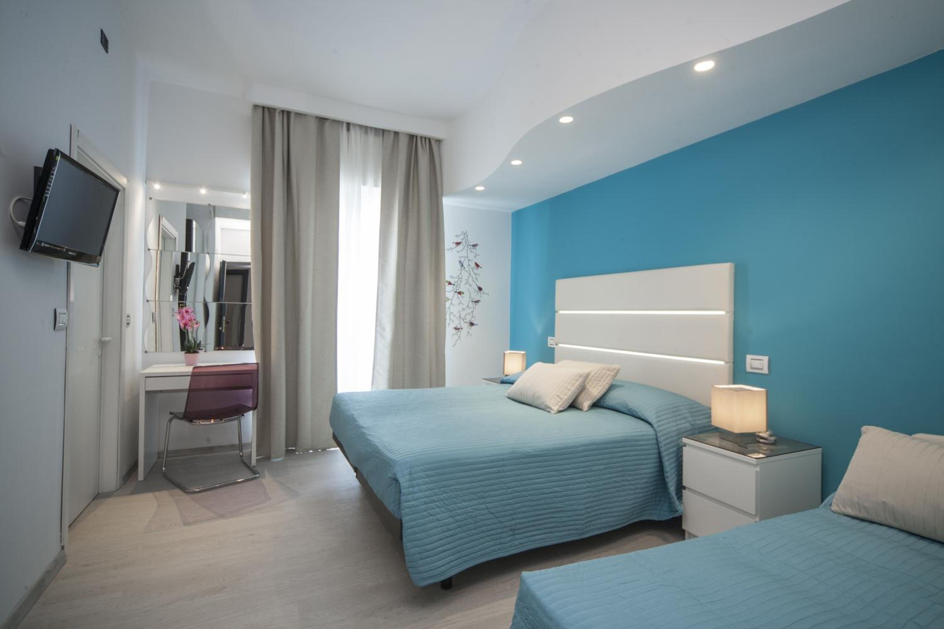 Superior Triple Room photo 2