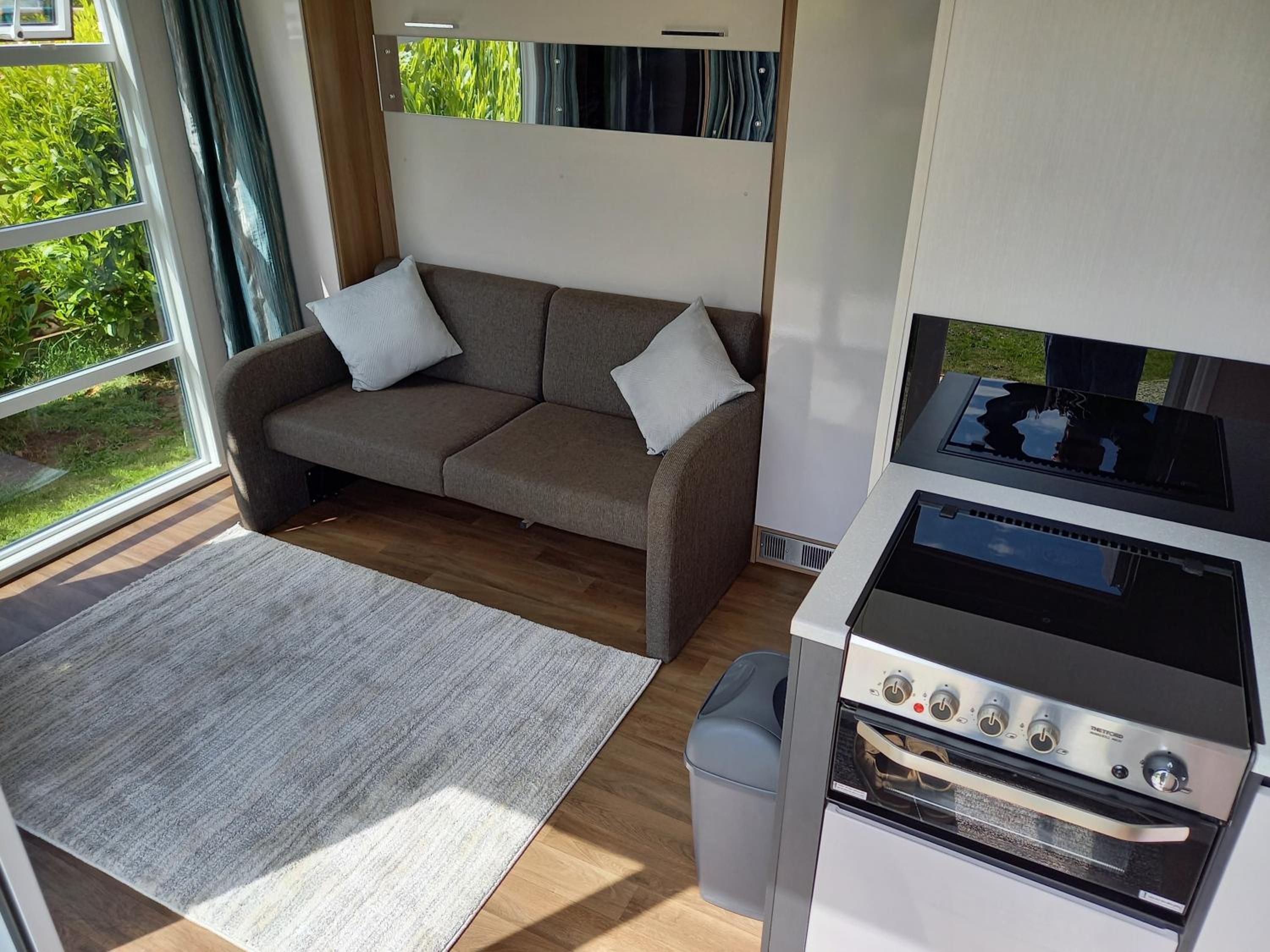 Mobile Home photo 3