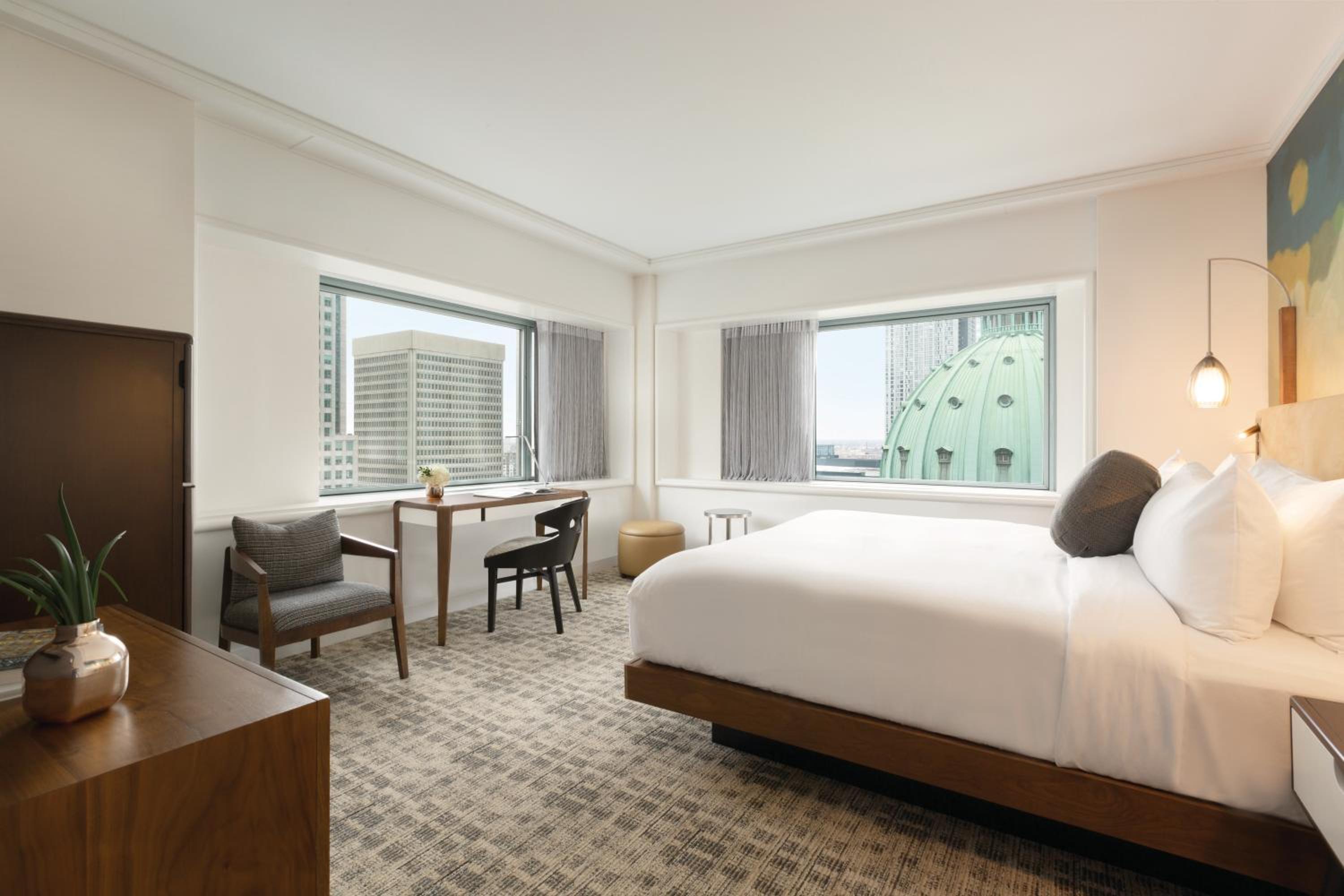Deluxe King Room with View