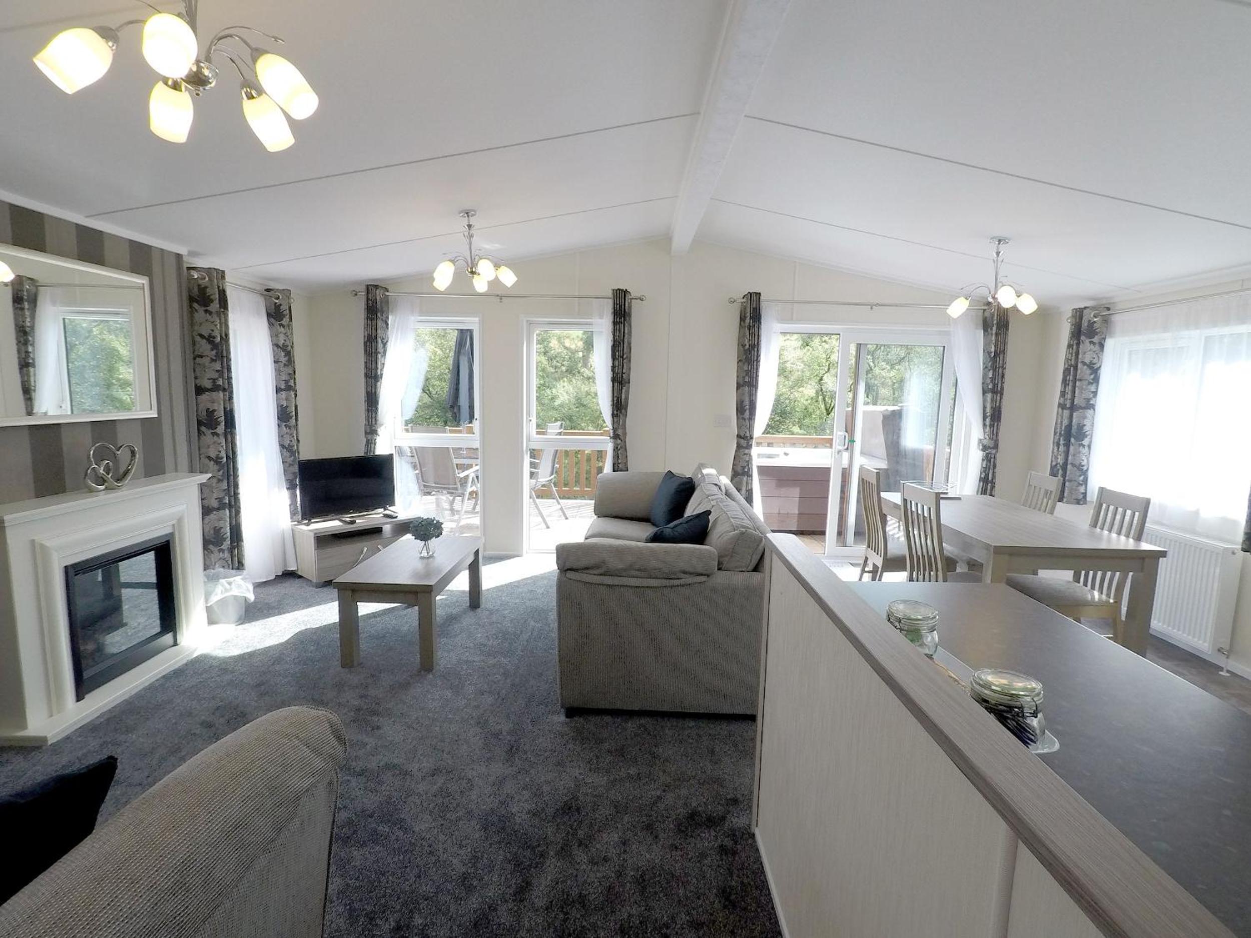 Deluxe Two Bedroom Lodge with Hot Tub