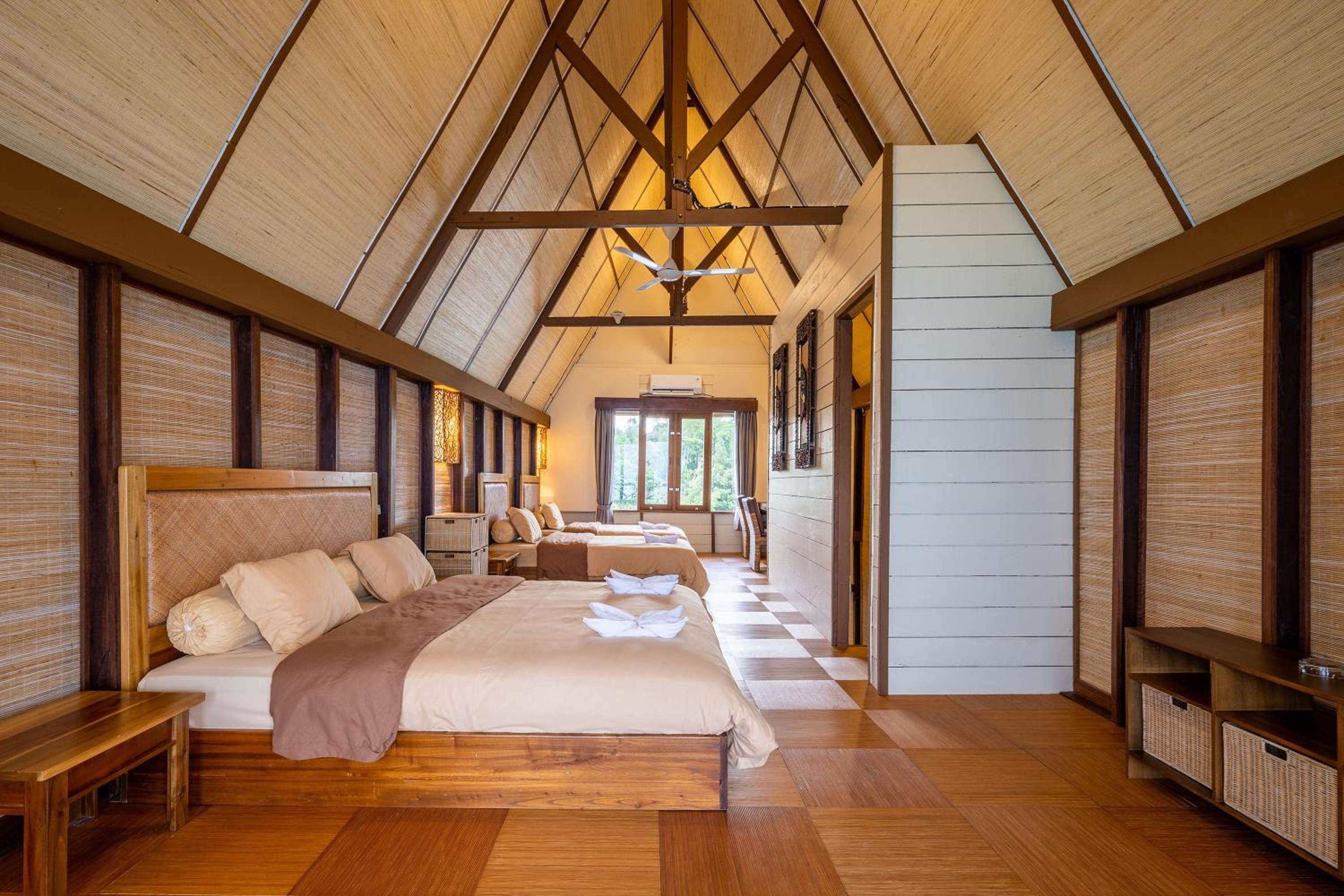 Villa with Sea View - Photo 12
