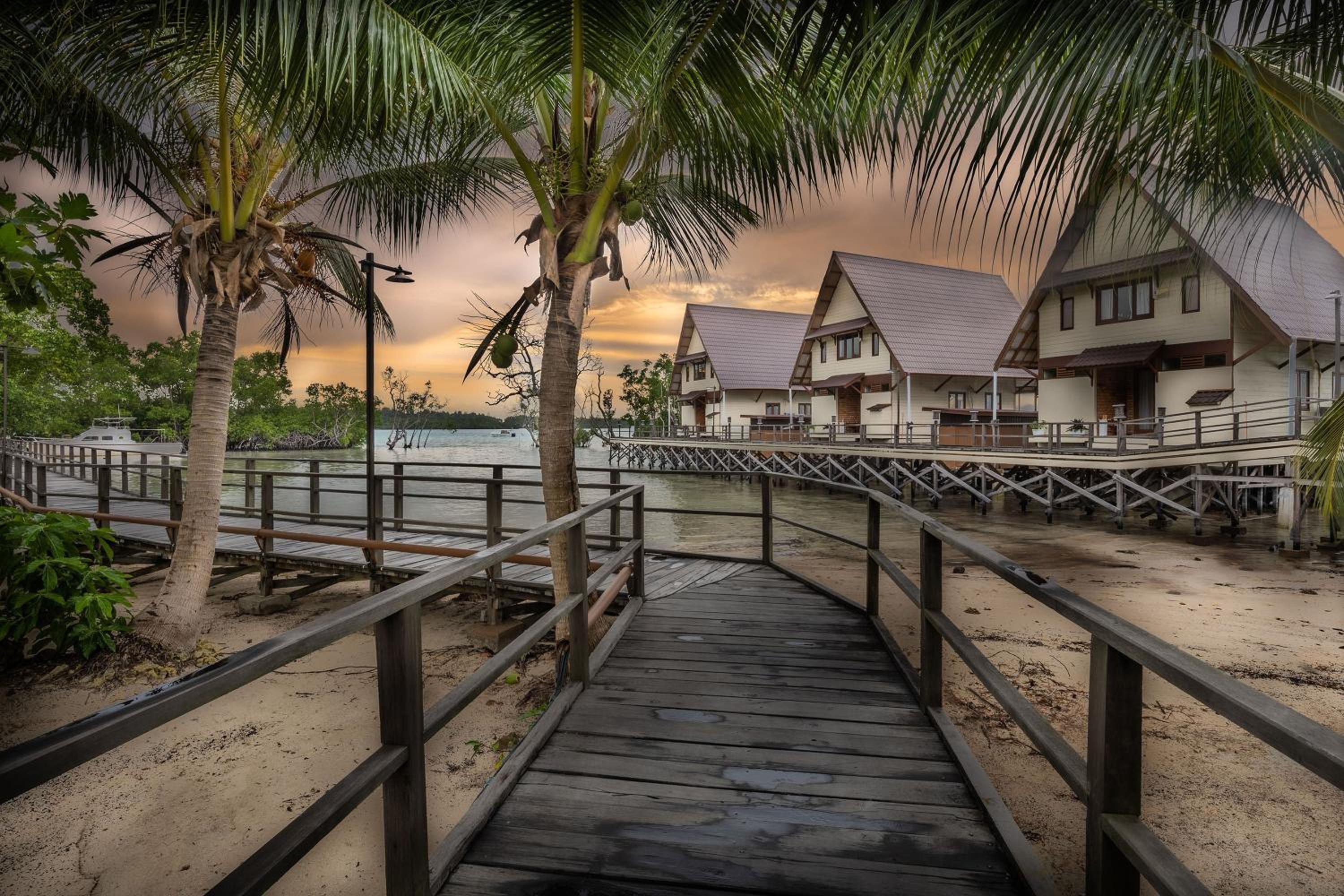 Villa - Beach Front - Photo 13