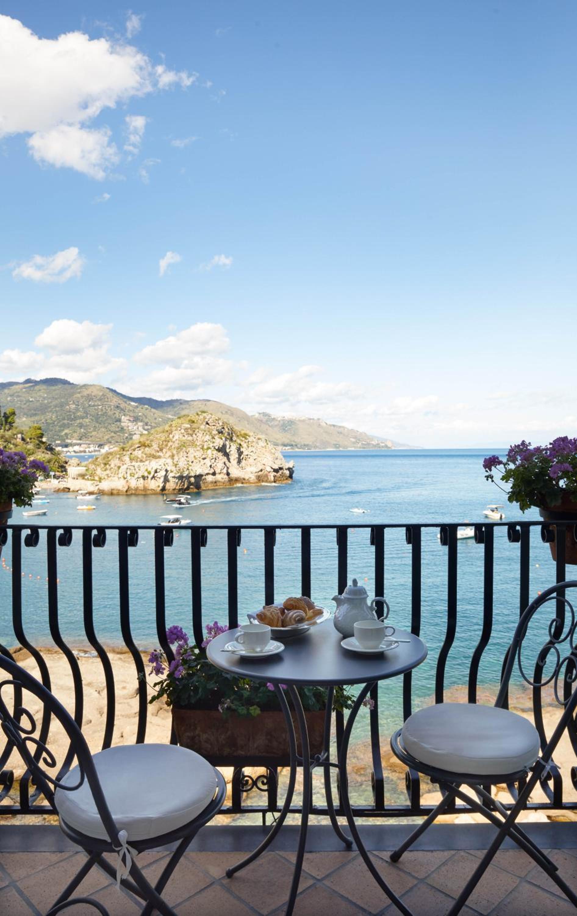Deluxe Double or Twin Room with Balcony and Sea View - Photo 3