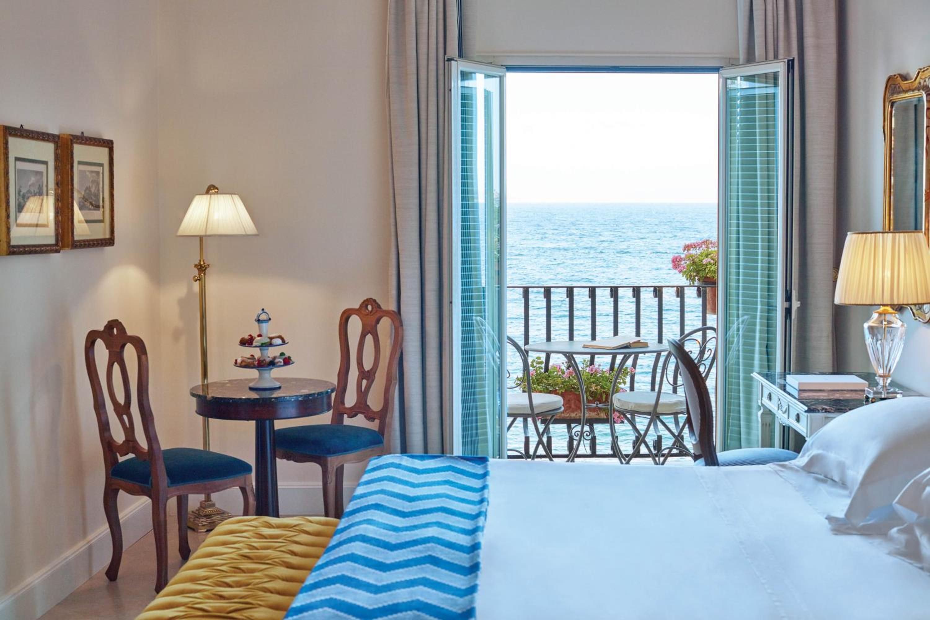 Deluxe Double or Twin Room with Balcony and Sea View - Photo 1