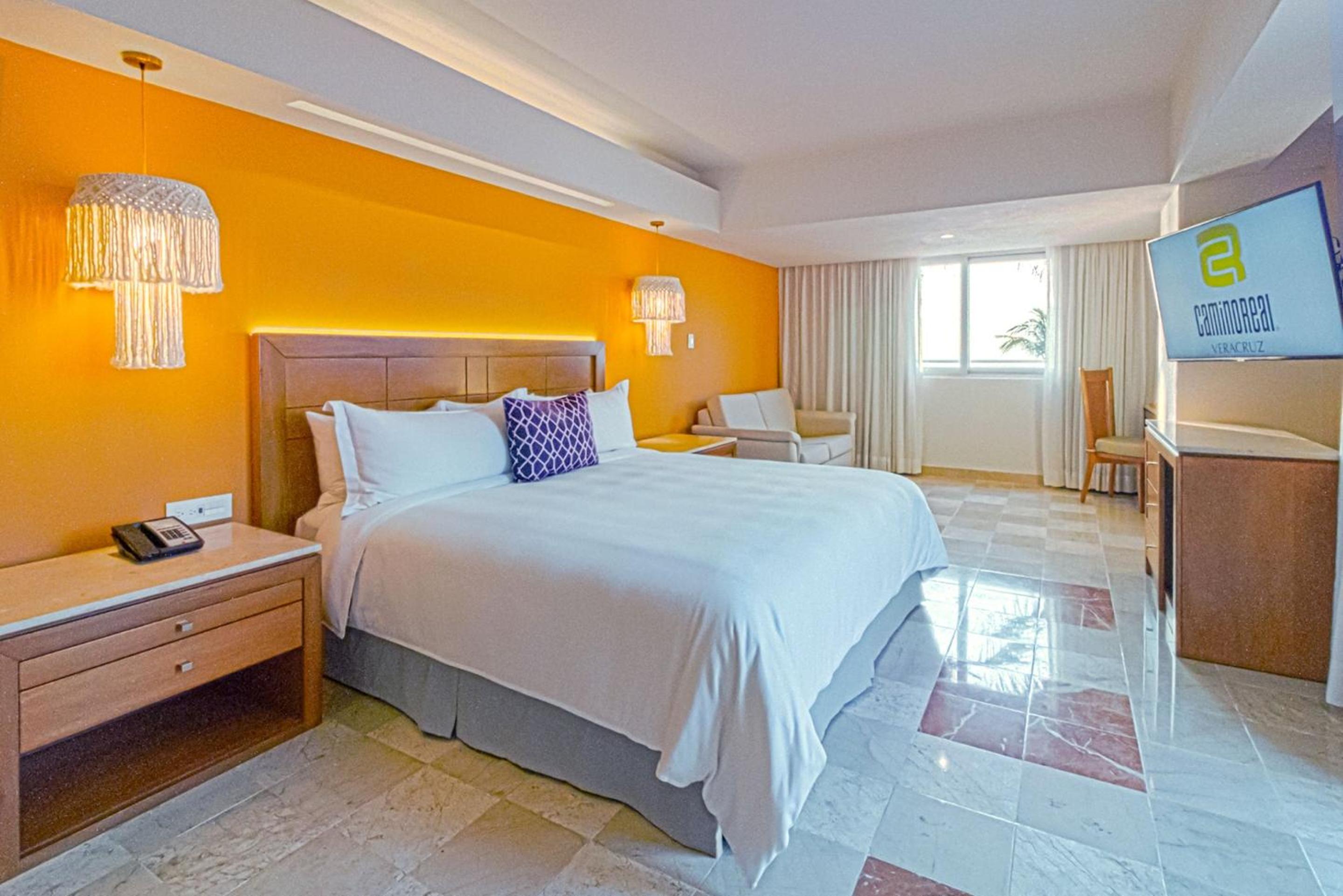 Junior Suite with Breakfast Buffet for 2 Adults - Photo 1