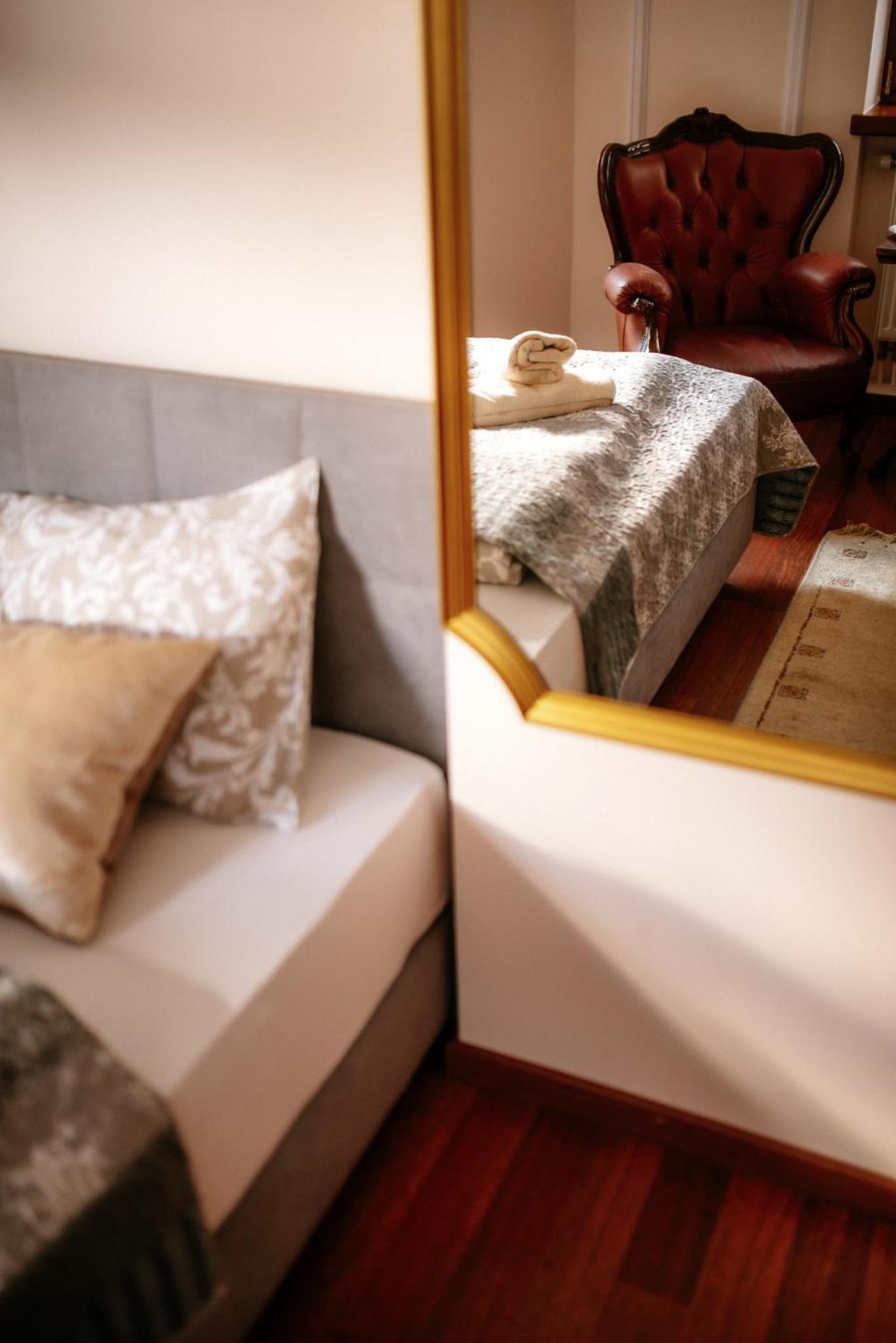 Double Room with Balcony photo 3