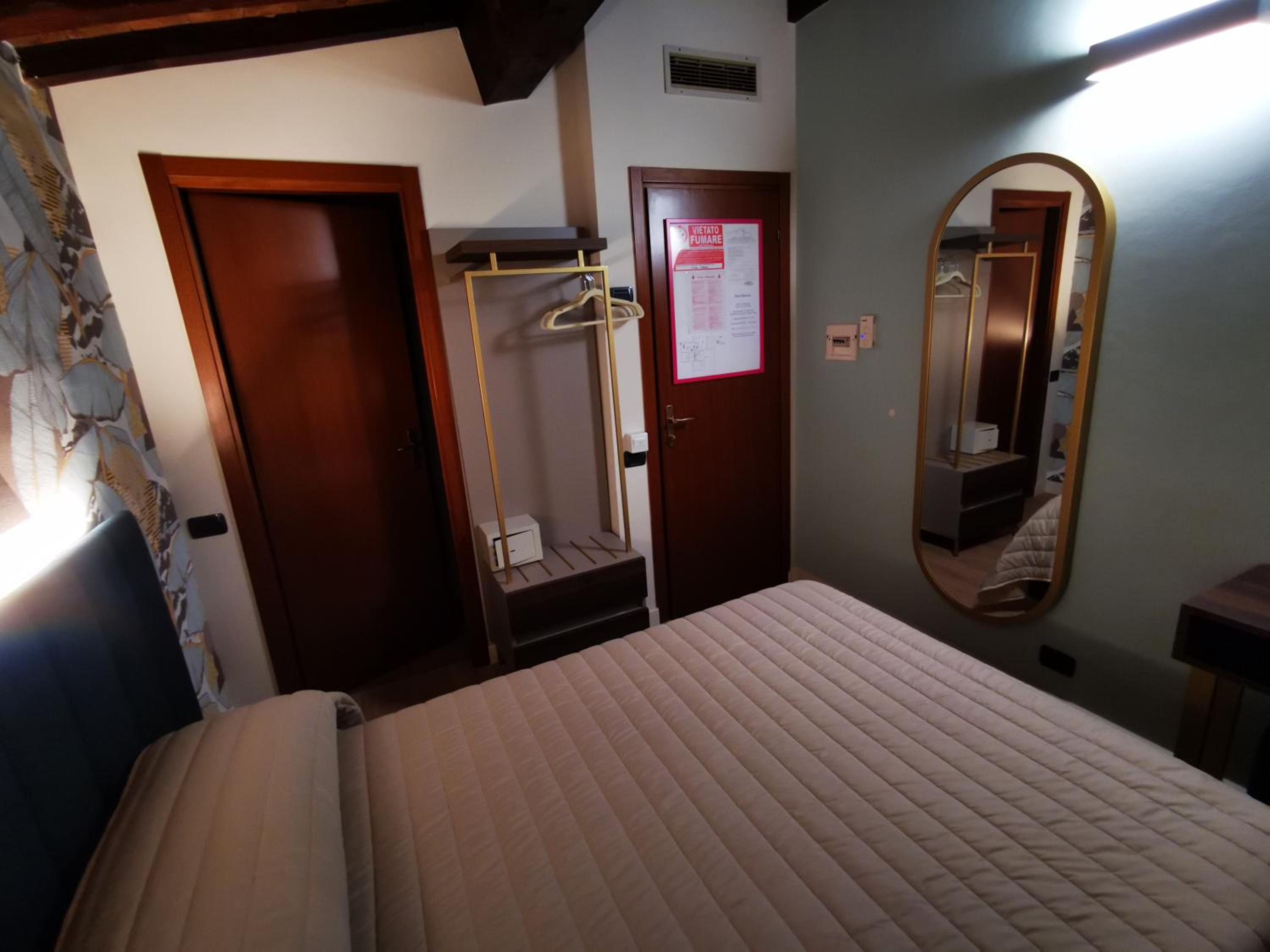 Small Double Room photo 1