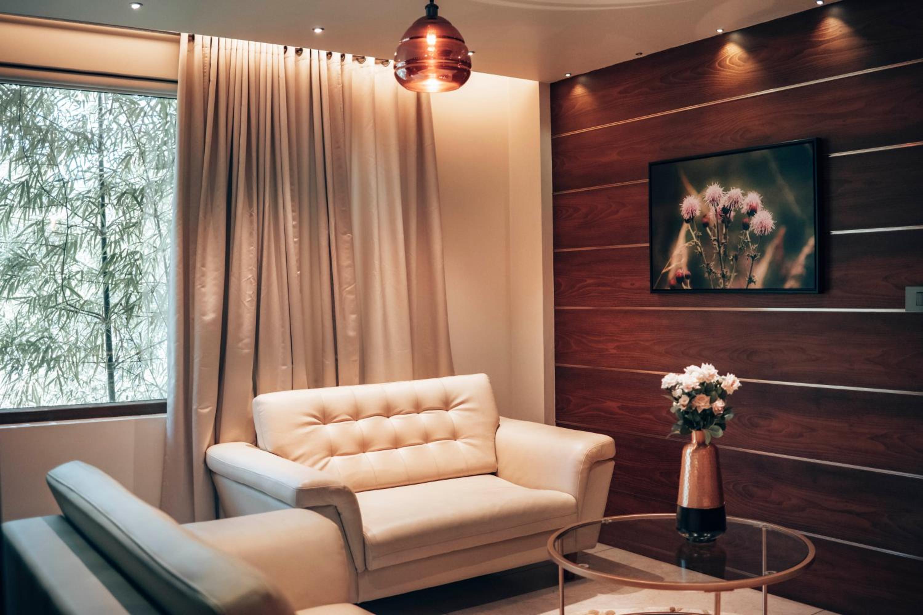 One-Bedroom Suite - Photo 29