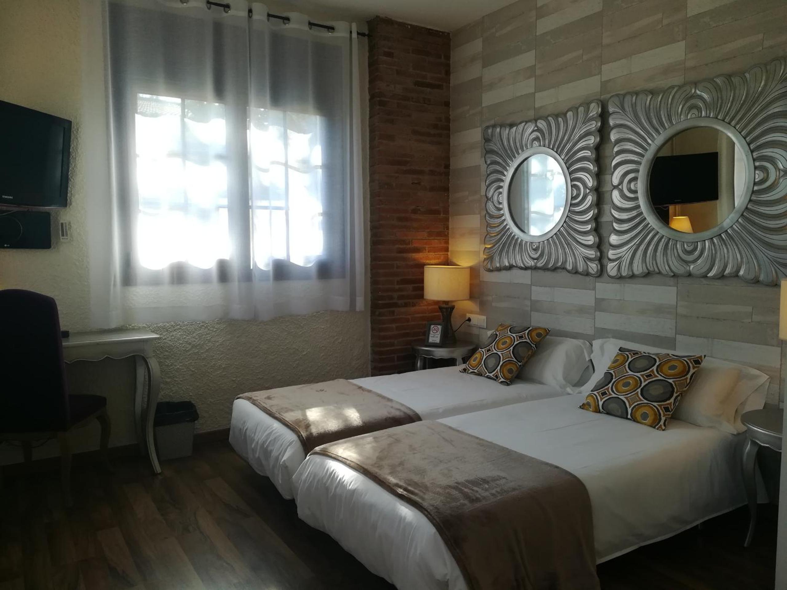 Double or Twin Room with Terrace photo 3