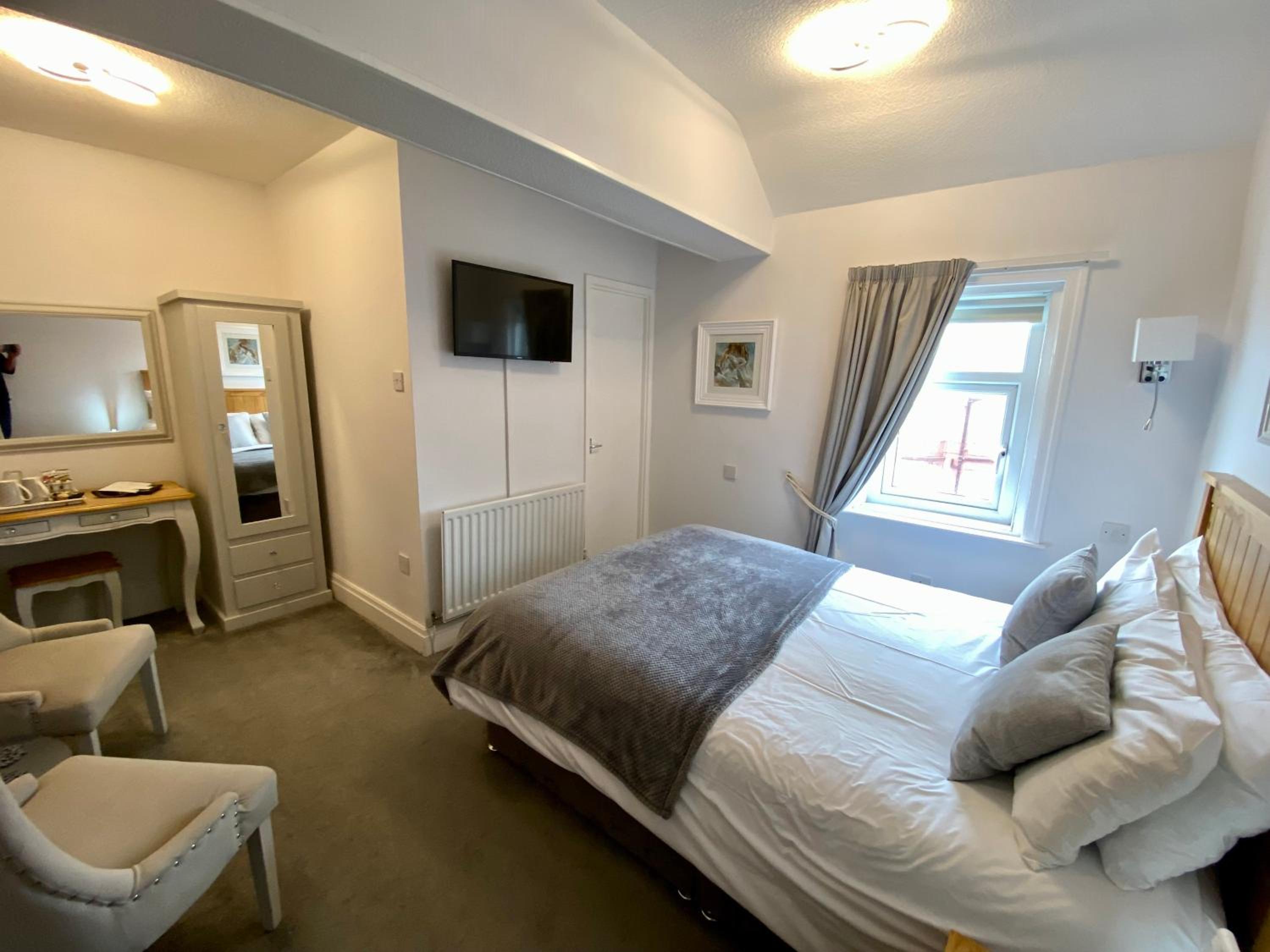 King Room with Side Sea View