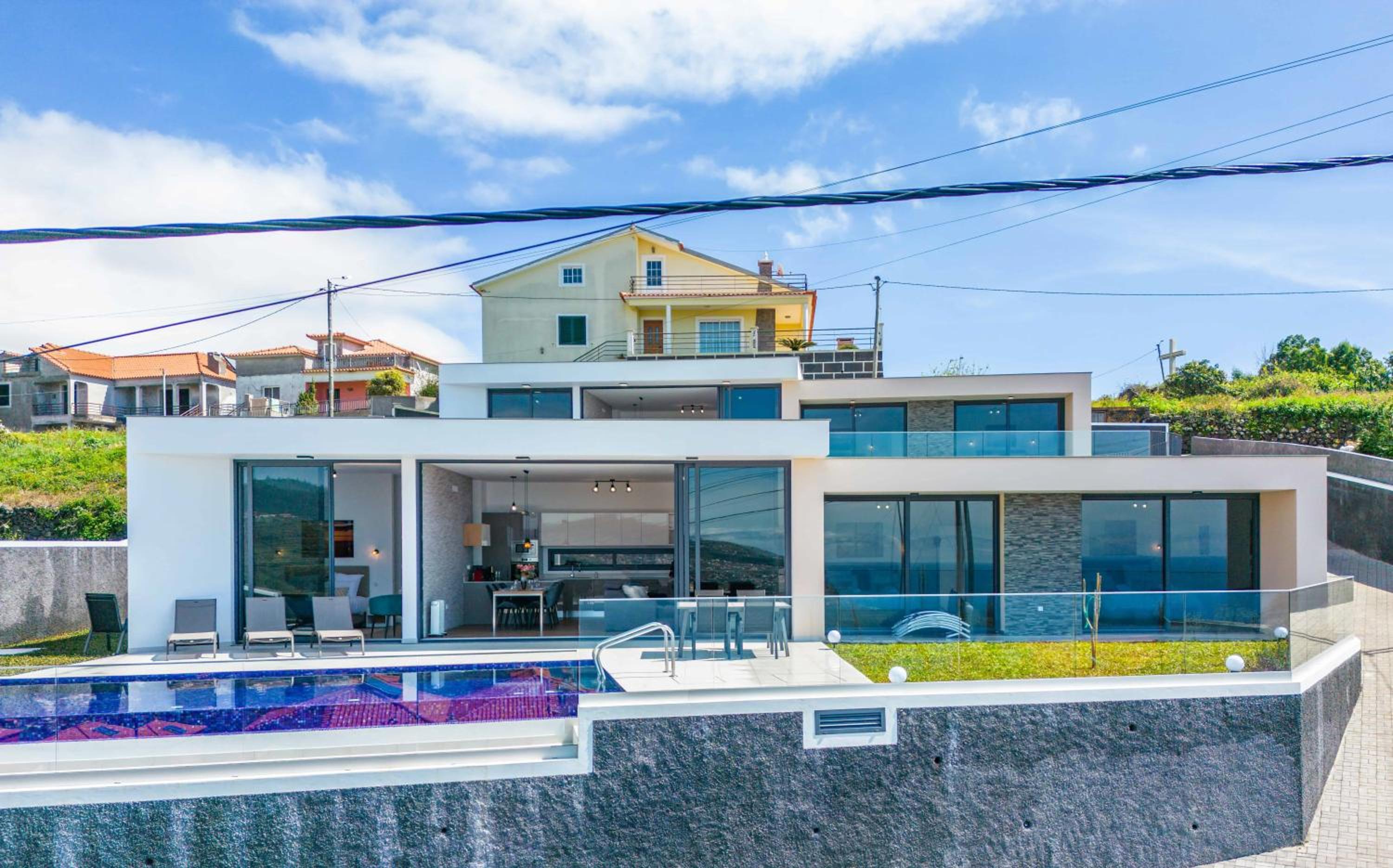 Three-Bedroom Villa photo 2