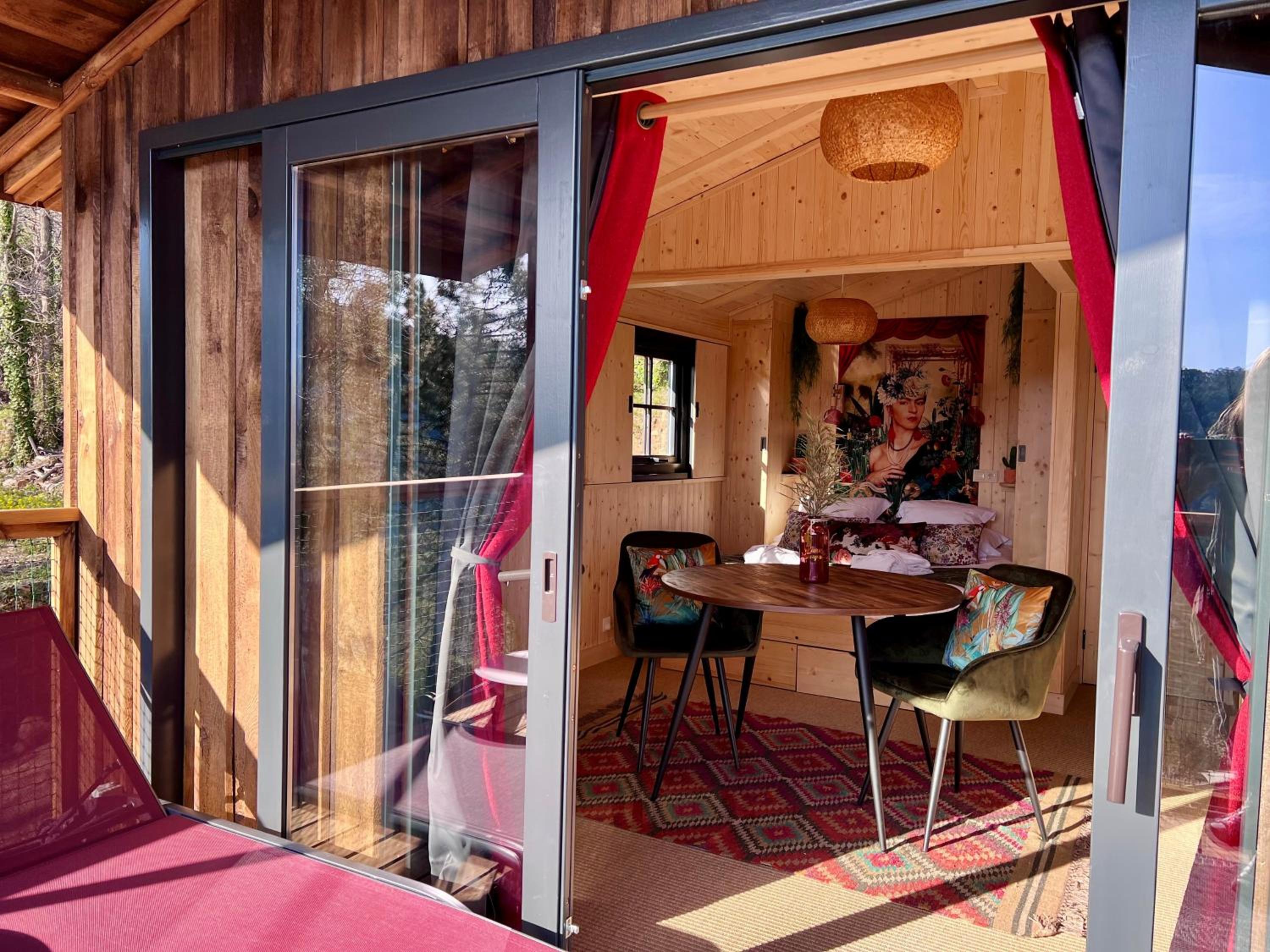 Cottage with Garden View - Photo 1