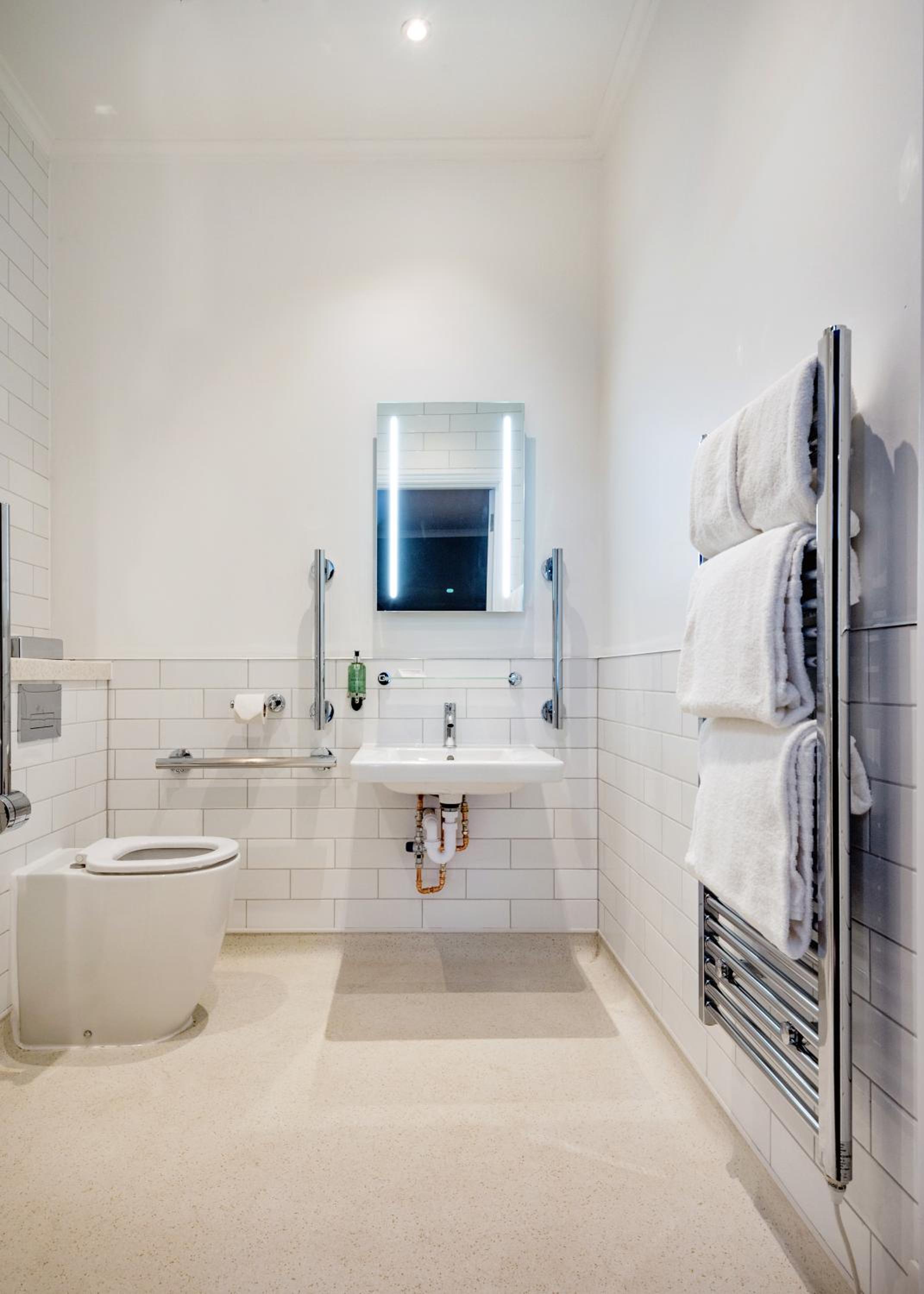 Standard Twin Room - Photo 1