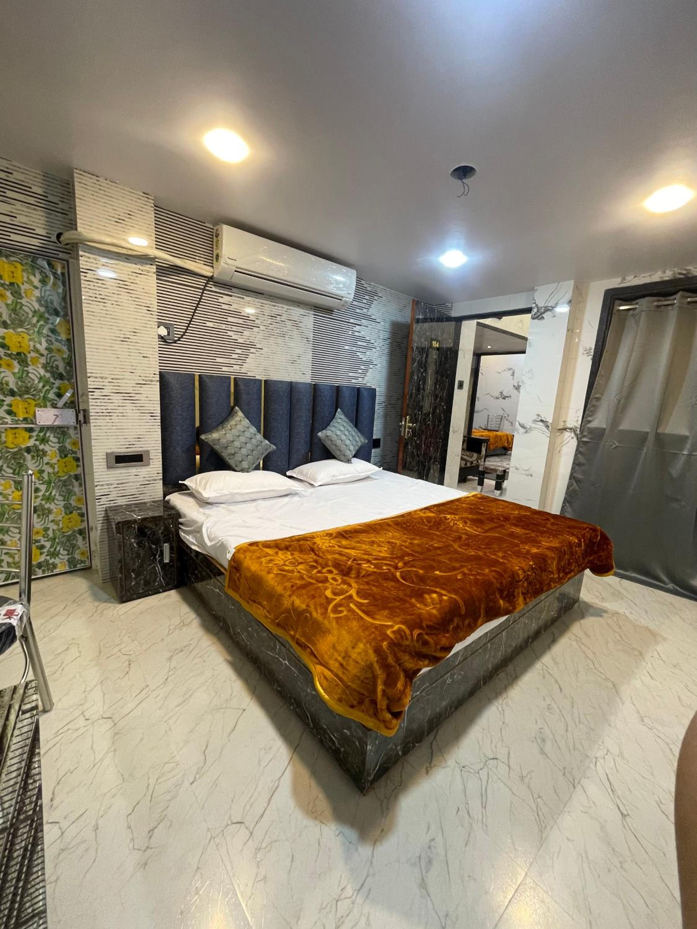 Double Room with Private External Bathroom photo 3