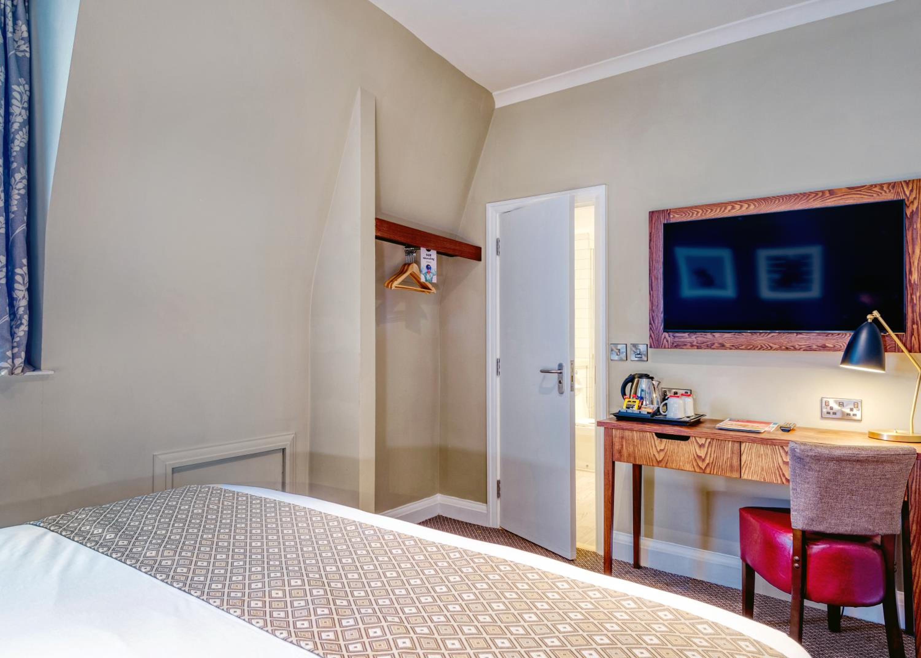 Double Room - Photo 7