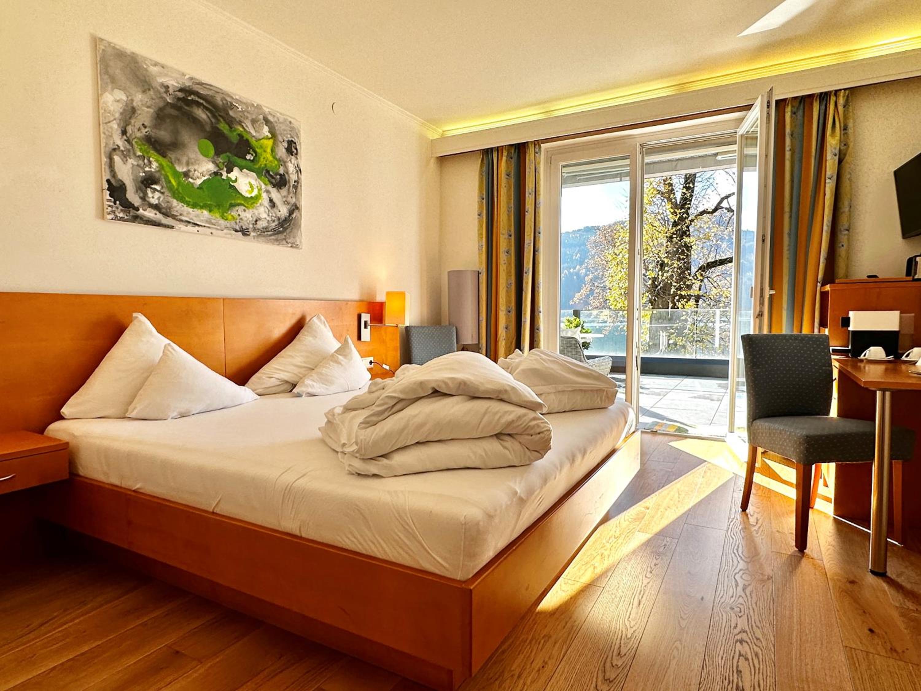 Double Room with Balcony and Lake View photo 1