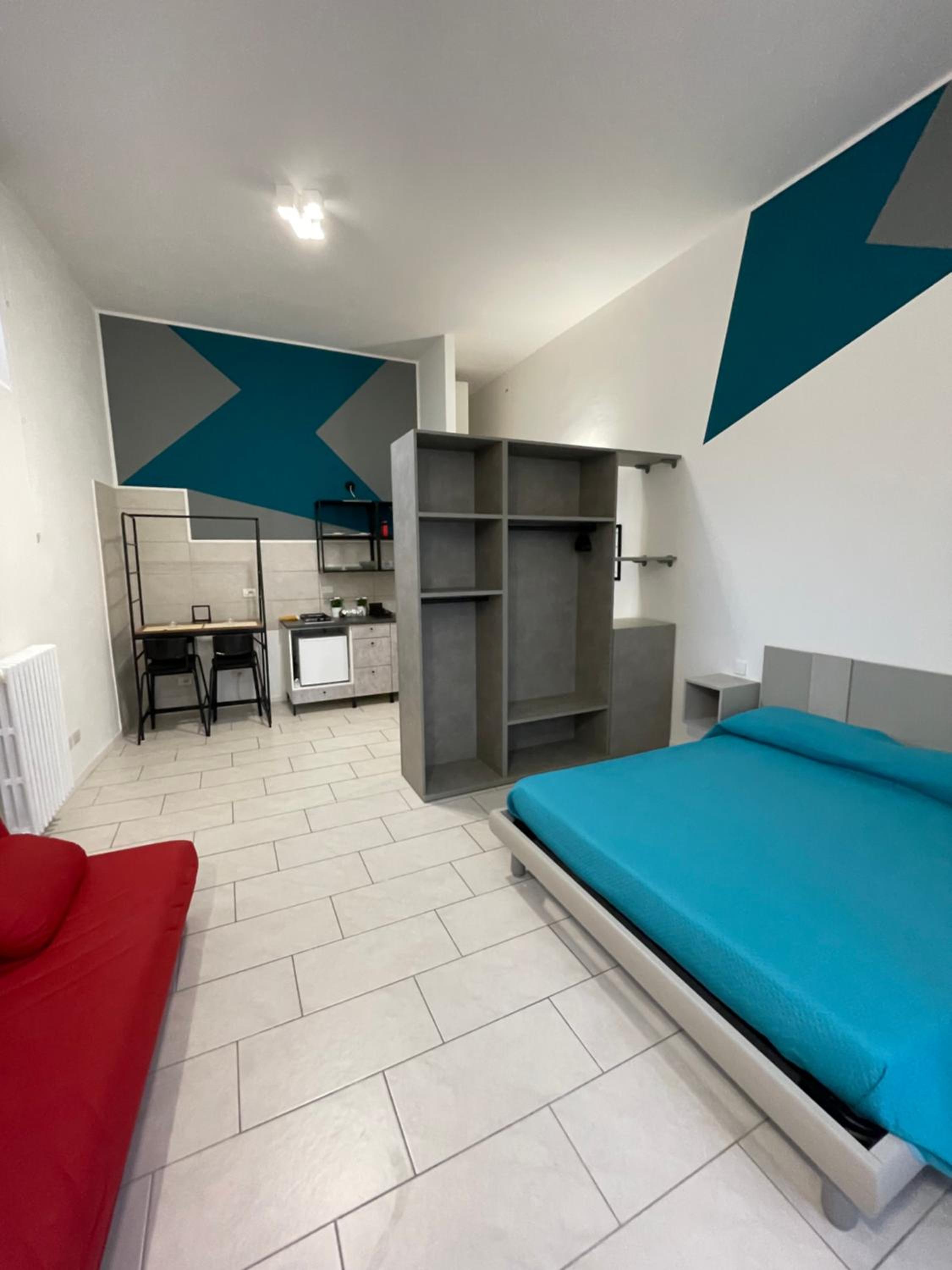 One-Bedroom Apartment photo 1