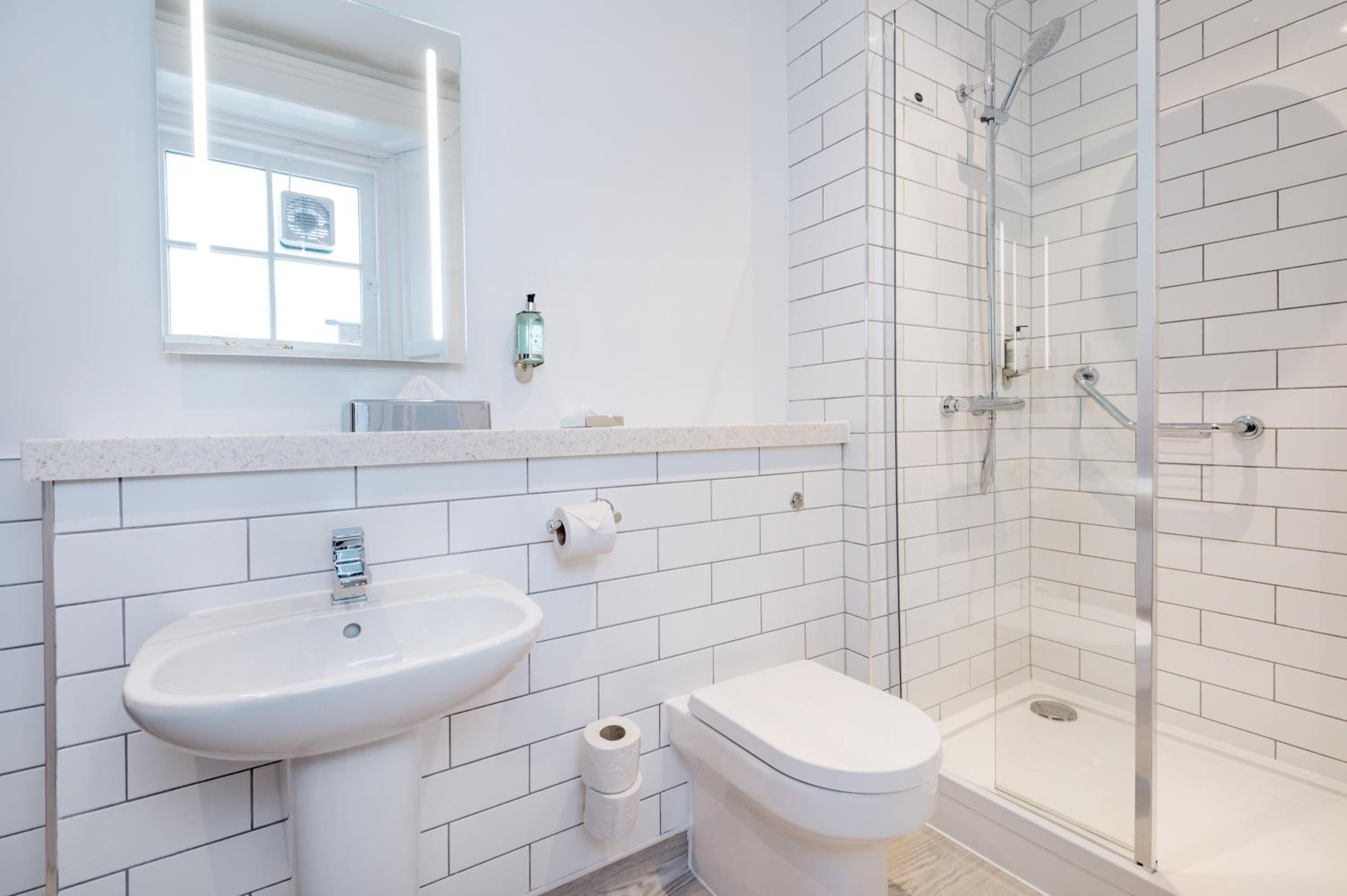 Double Room - Photo 6