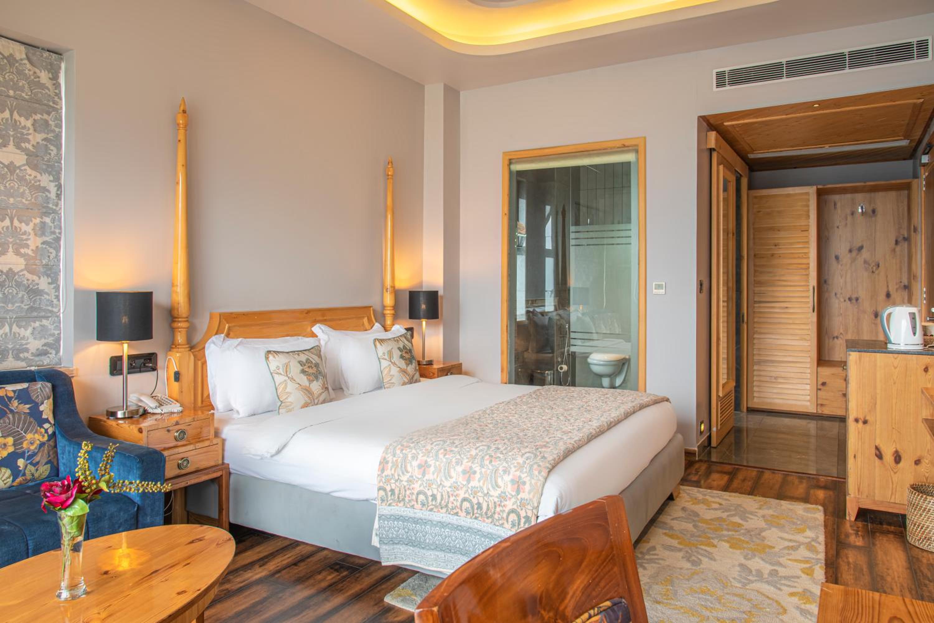 King Room with Spa Bath