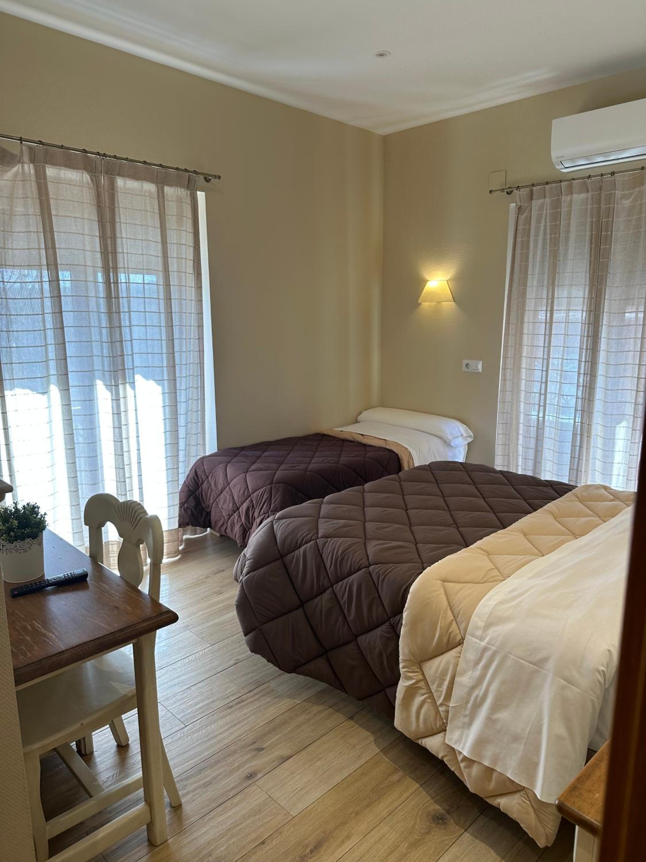 Double Room with Extra Bed - Photo 3