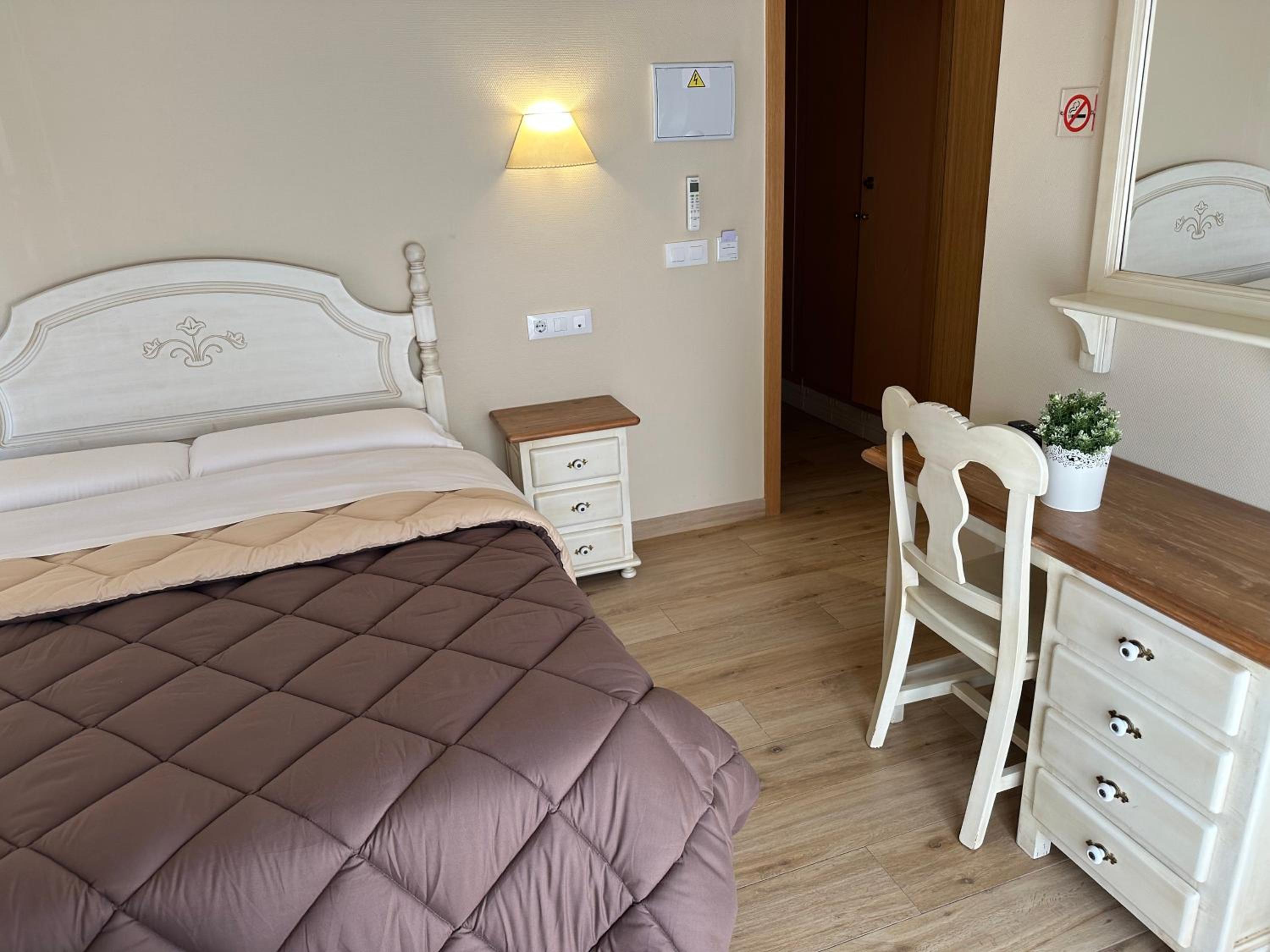Double Room with Extra Bed - Photo 4