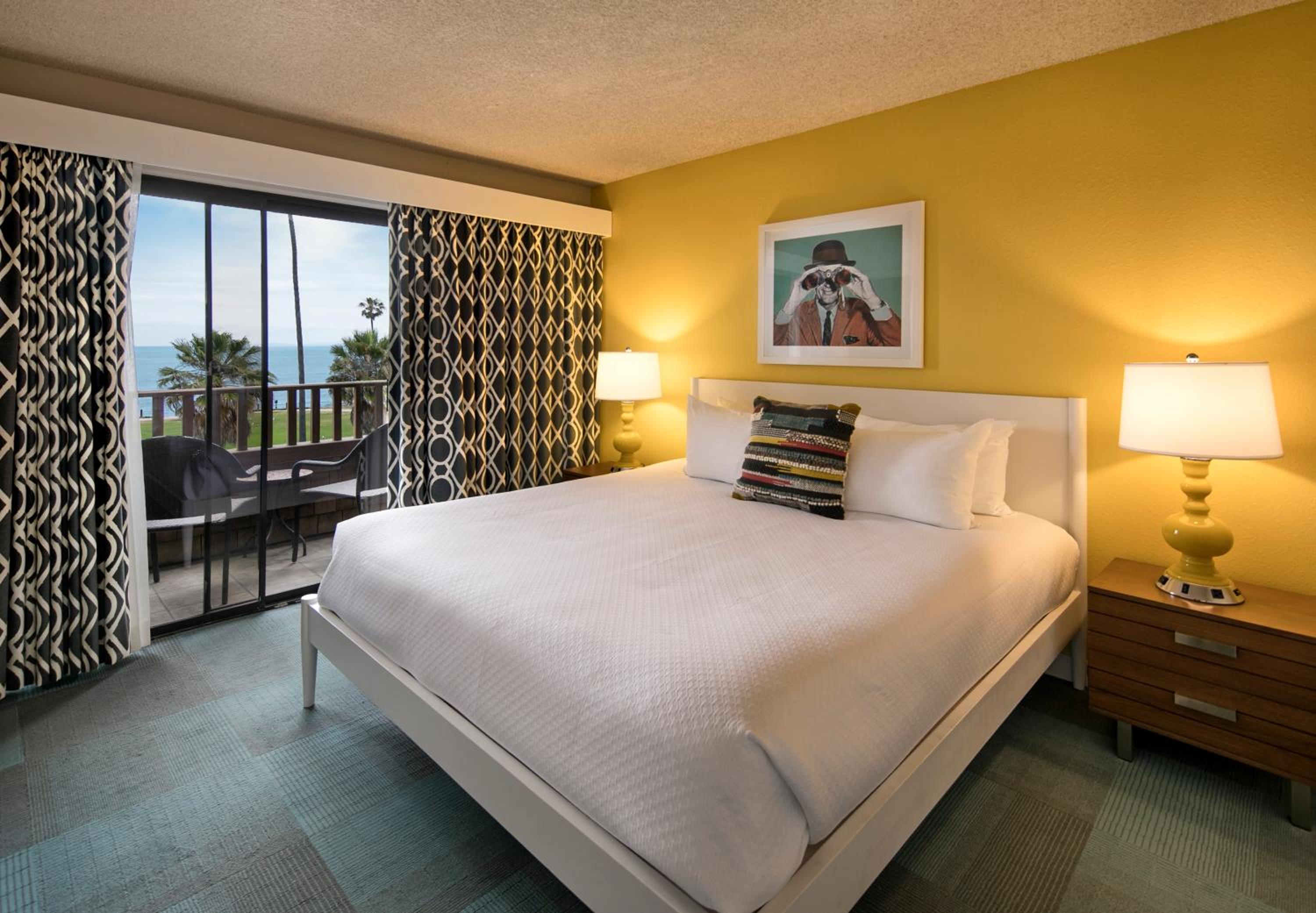 Cove Oceanview Queen Suite - Photo 1